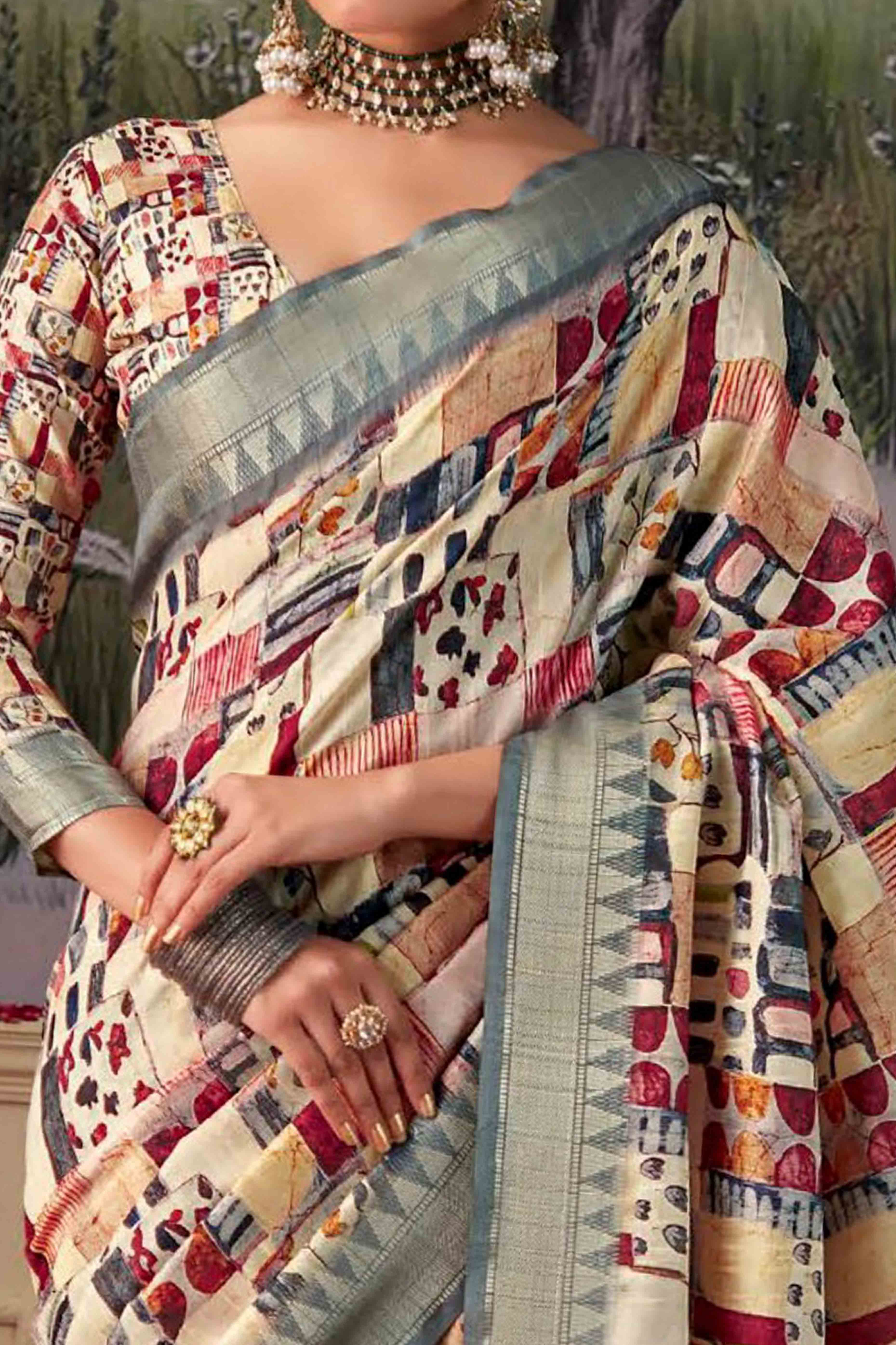 Trendy Digital Printed Silk Blend Saree in Off White