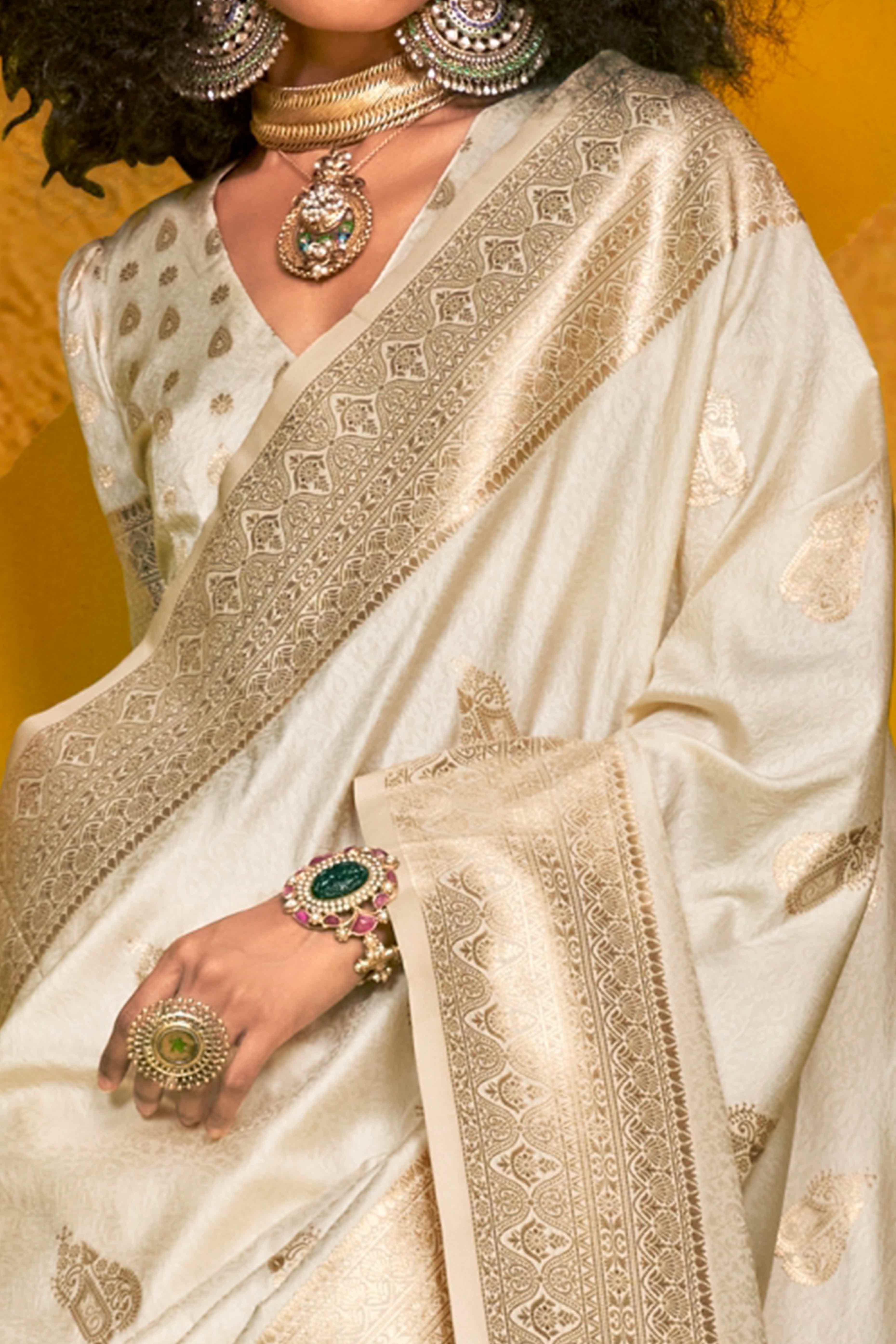 White Floral Zari Weaving Banarasi Silk Saree