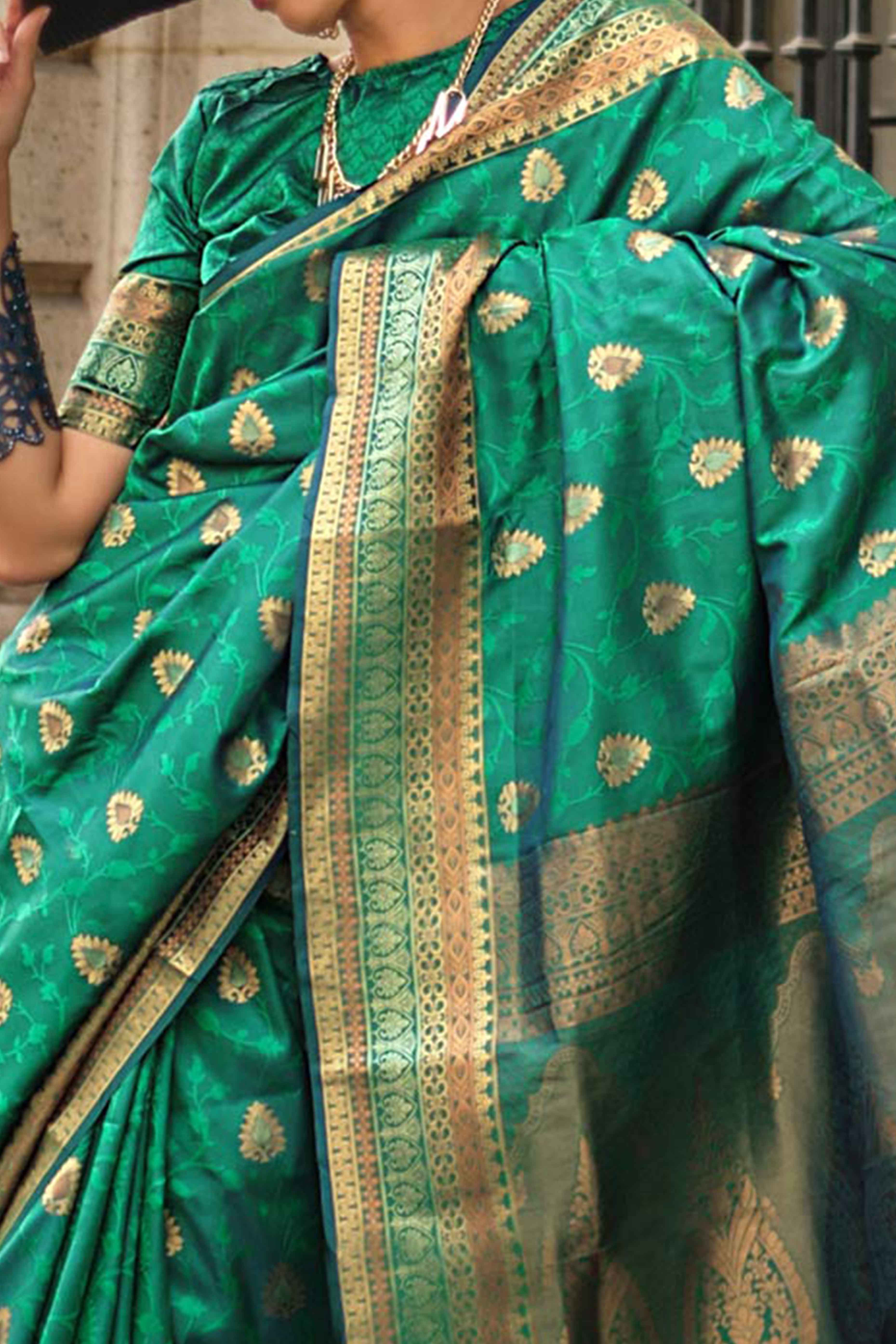 Emerald Green Floral Zari Work Woven Banarasi Silk Saree