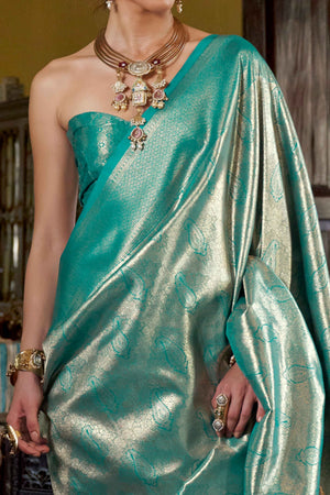 Rama Green Kanjivaram Saree in Lustrous Silk with Exquisite Zari Weaving