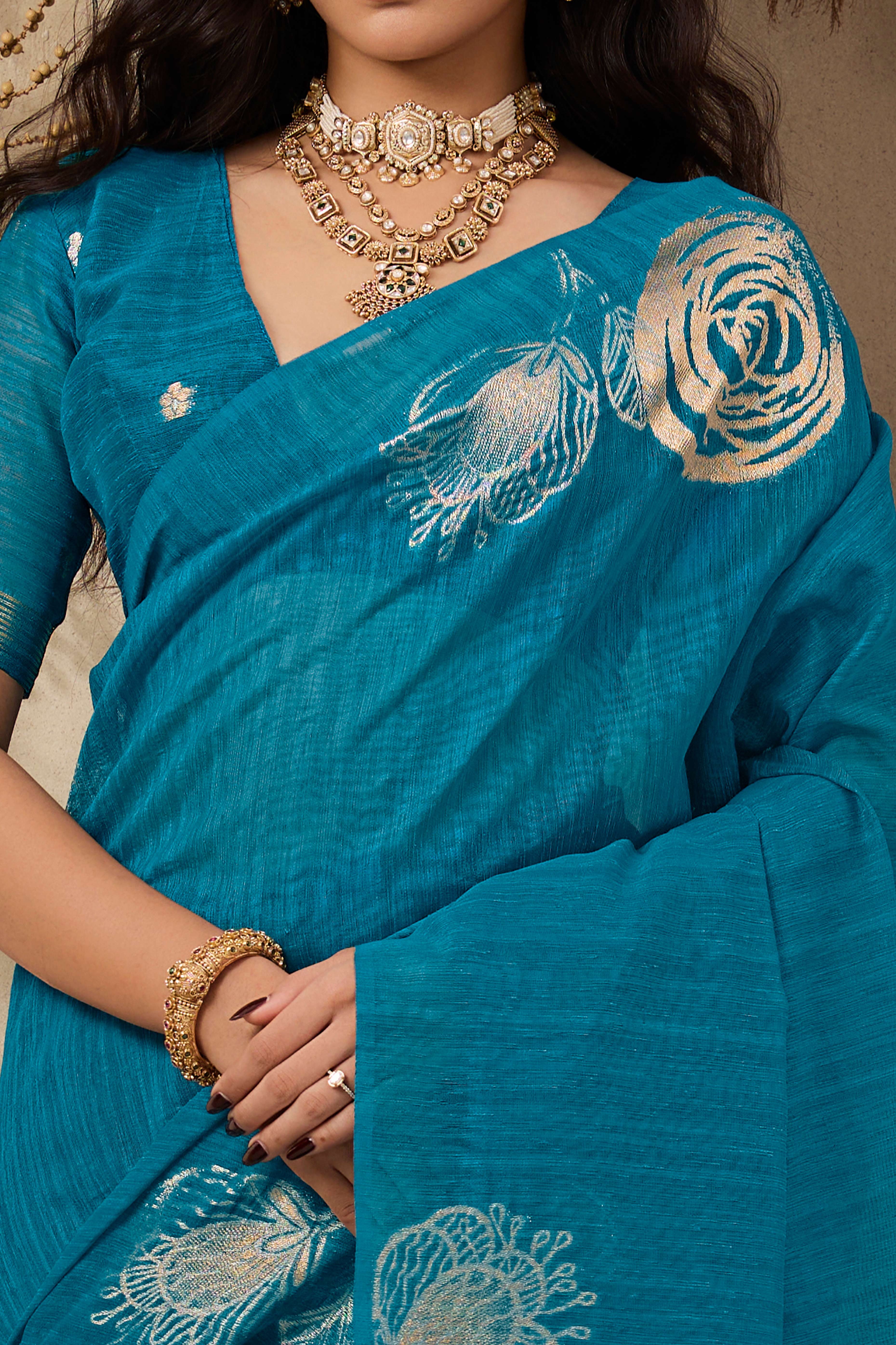 Teal Heritage Munga Art Silk Saree Highlighted with Fine Zari Weaving