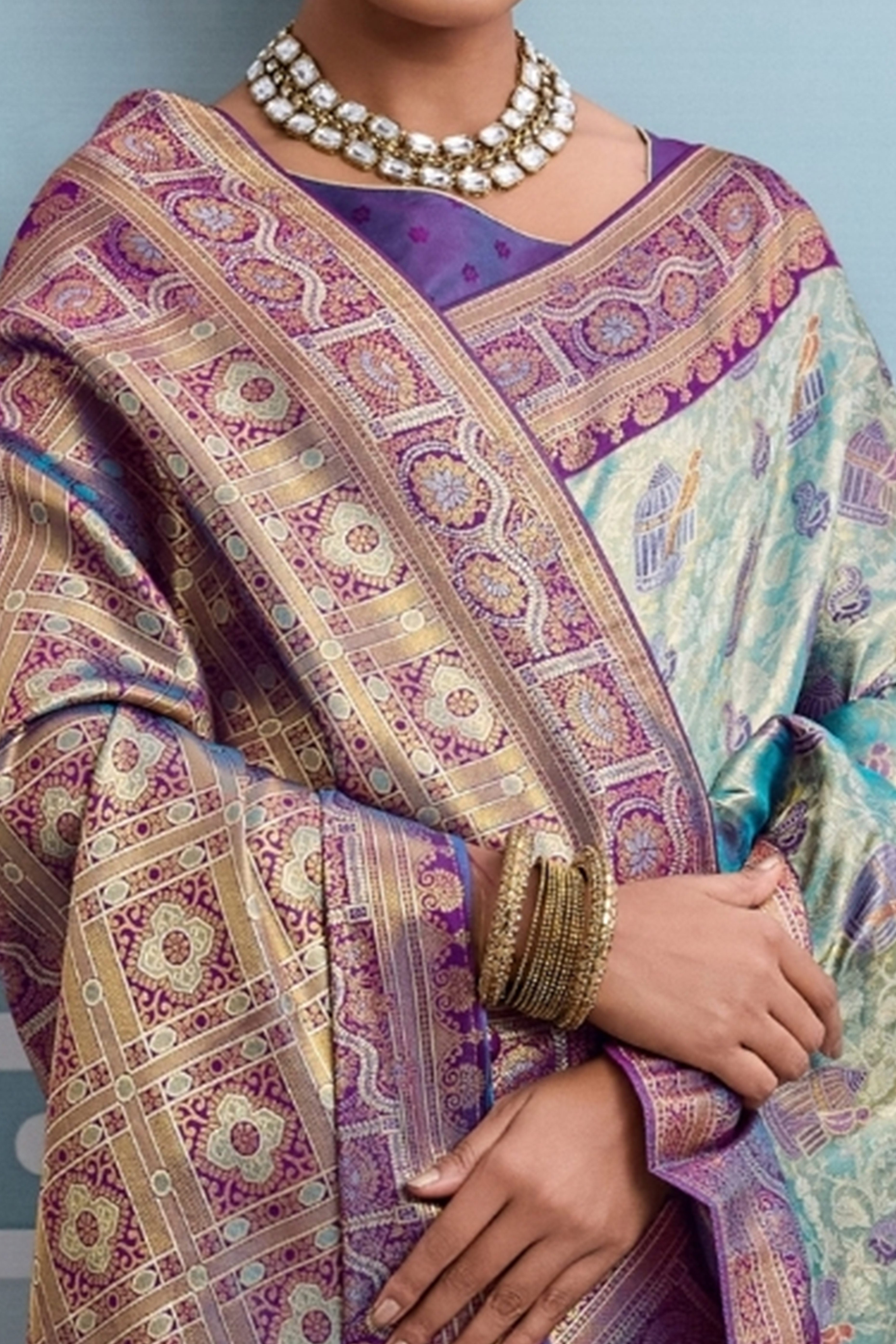 Sea Green Soft Kanjivaram Silk Saree with Classic Zari Weaving for Elegant Styling