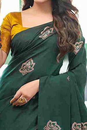 Green Banarasi Silk Saree Adorned with Elegant Floral Zari Weaving