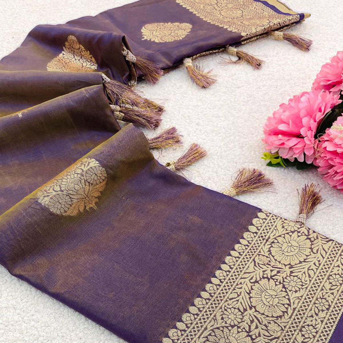 Lavender Pure Banarasi Silk Saree Adorned with Intricate Zari Butti Woven Detailing