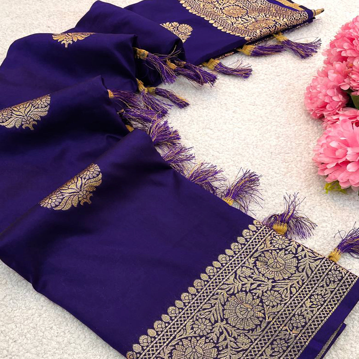 Navy Blue Pure Banarasi Silk Saree Adorned with Intricate Zari Butti Woven Detailing