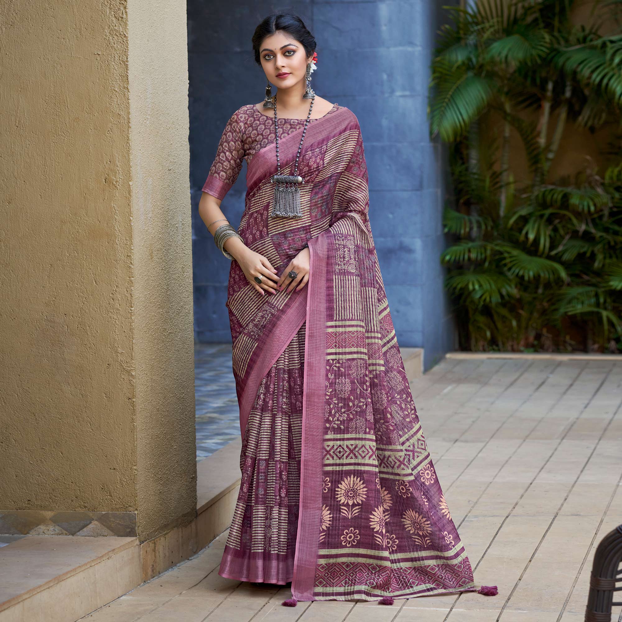 Purple Abstract Digital Printed Linen Saree