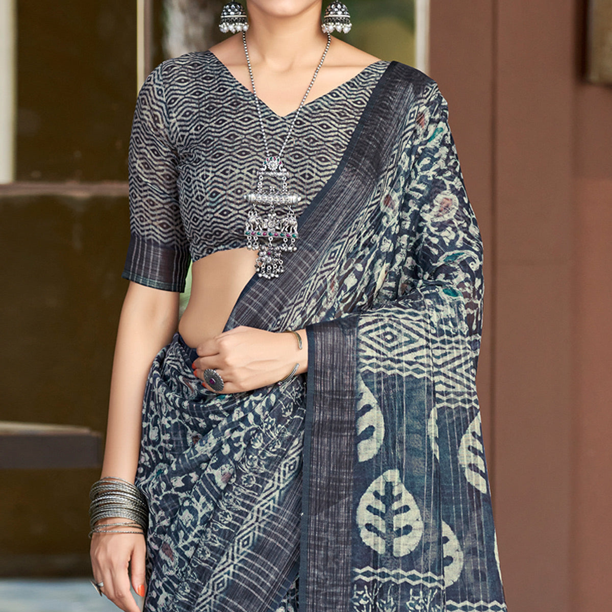 Slate Grey Abstract Digital Printed Linen Saree