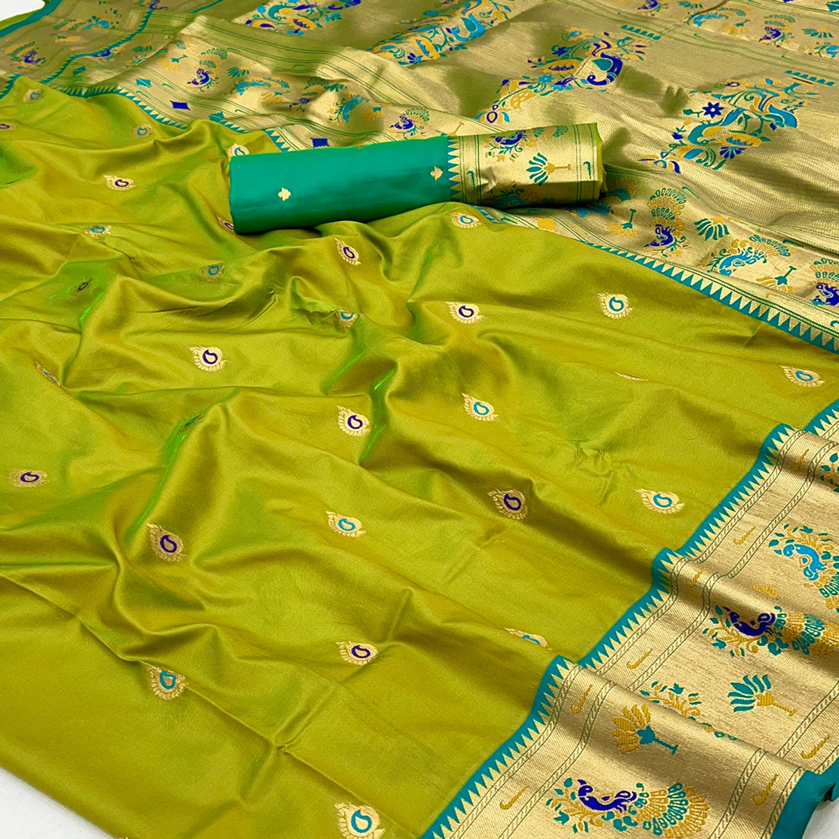 Green Floral Woven Pure Silk Paithani Saree