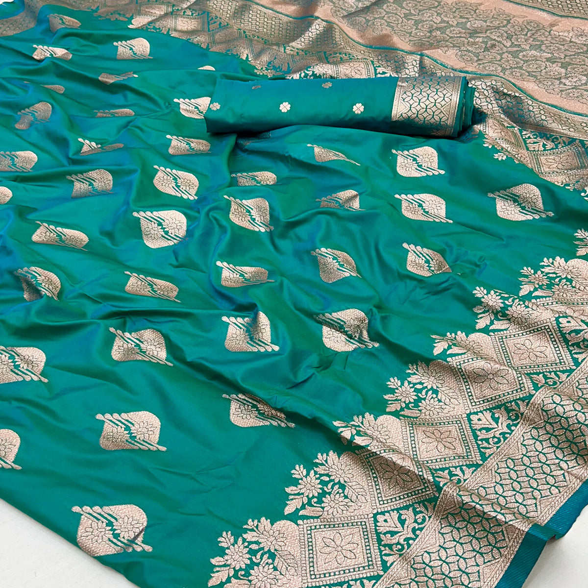 Rama Green Floral Woven Banarasi Silk Saree