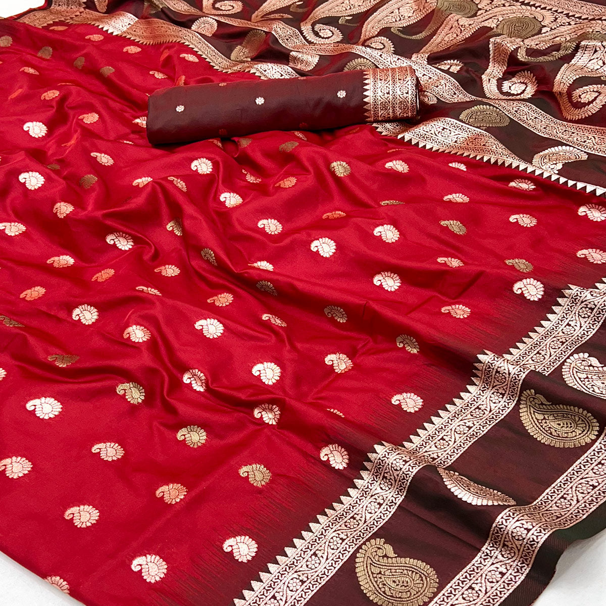 Red Art Silk Saree Adorned With Zari Woven Paisley Motifs & Rich Banarasi Pallu