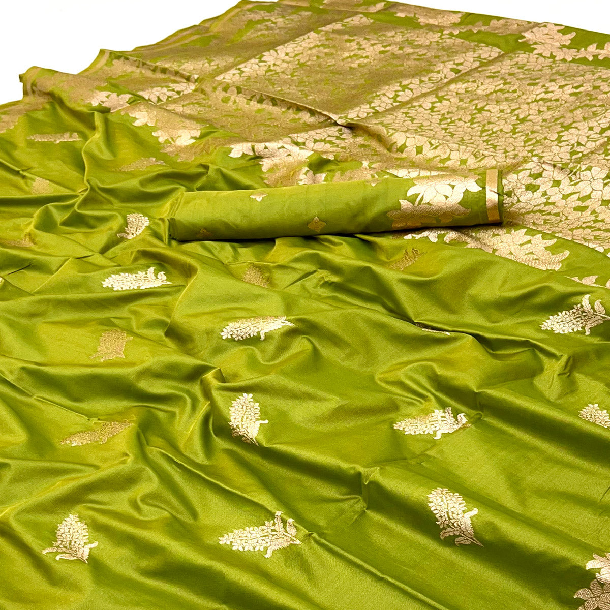 Green Art Silk Saree With Intricate Floral Zari Weaving & Banarasi Pallu