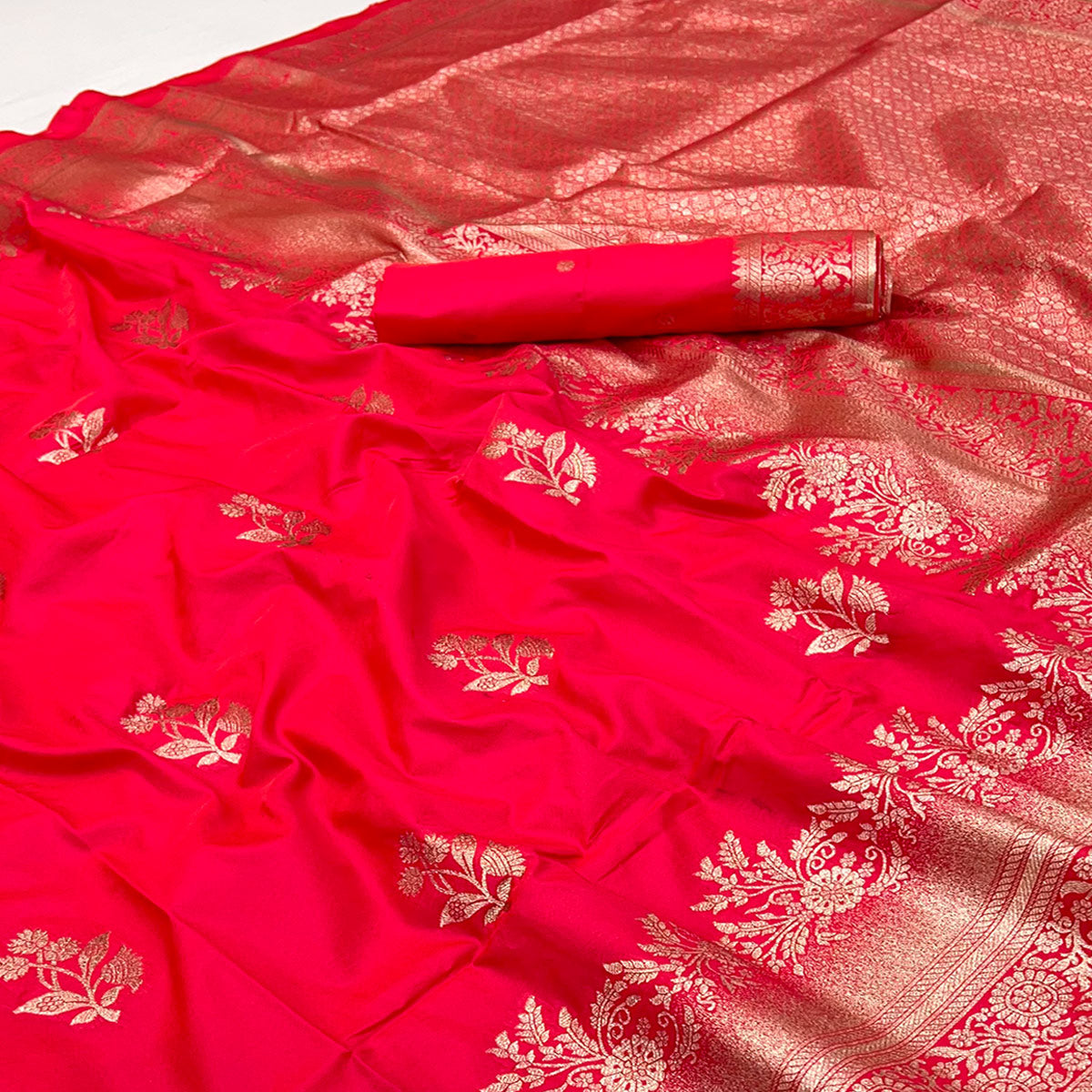 Pink Art Silk Saree Featuring Intricate Floral Zari Weaving & An Elegant Banarasi Pallu