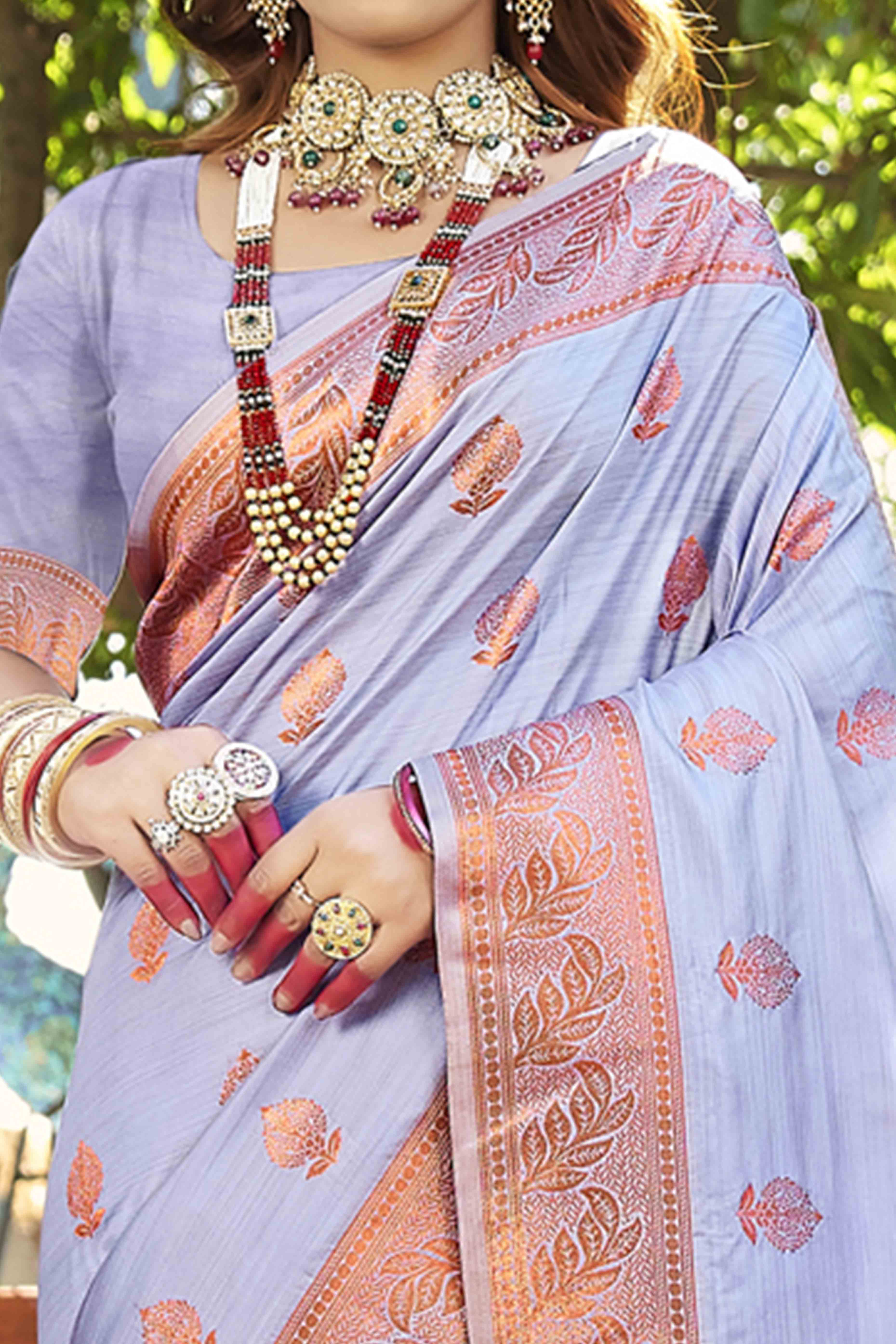 Majestic Floral Zari Woven Banarasi Silk Saree In Lavender