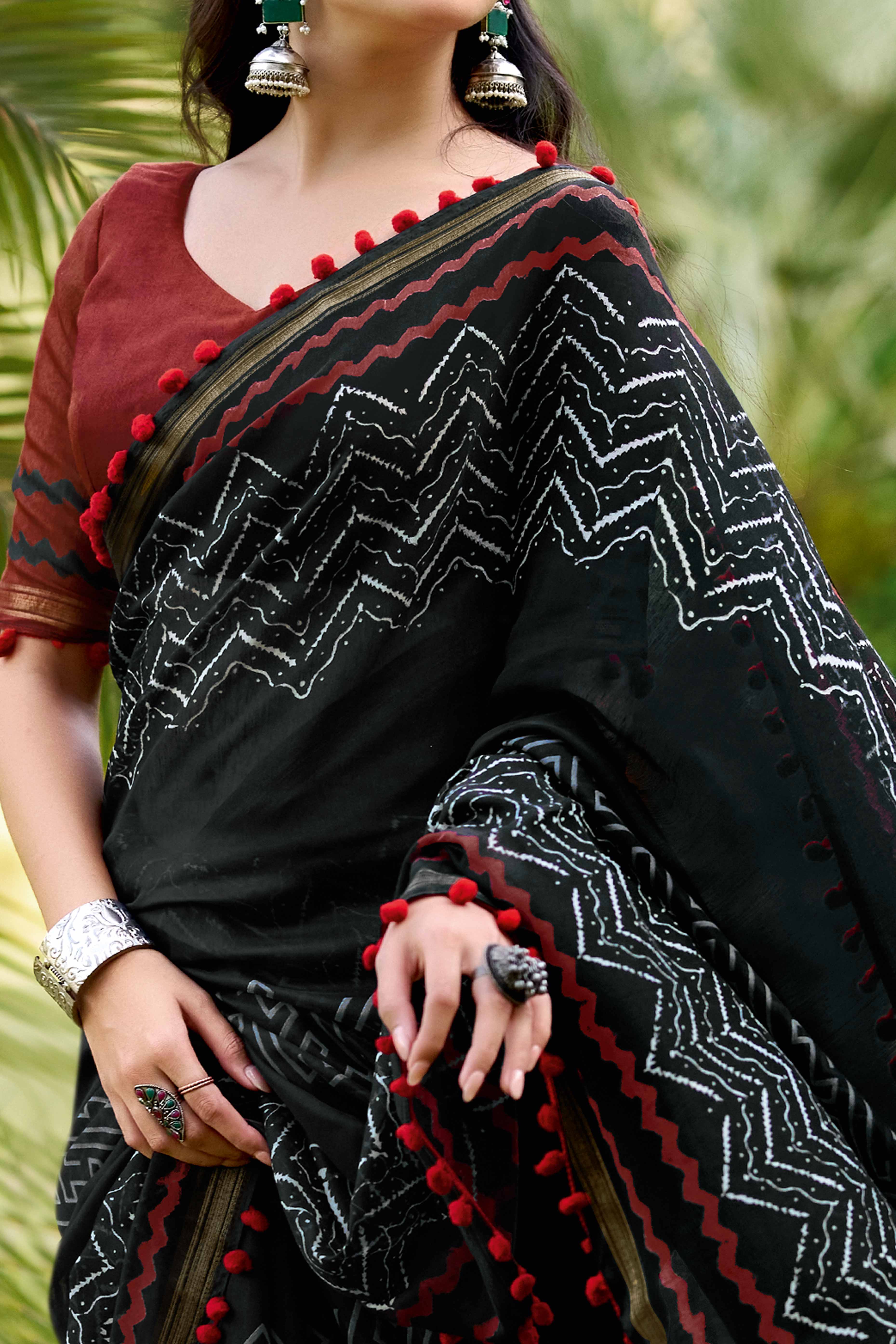 Comfortable Black Zig-Zag Printed Saree in Pure Mul Cotton