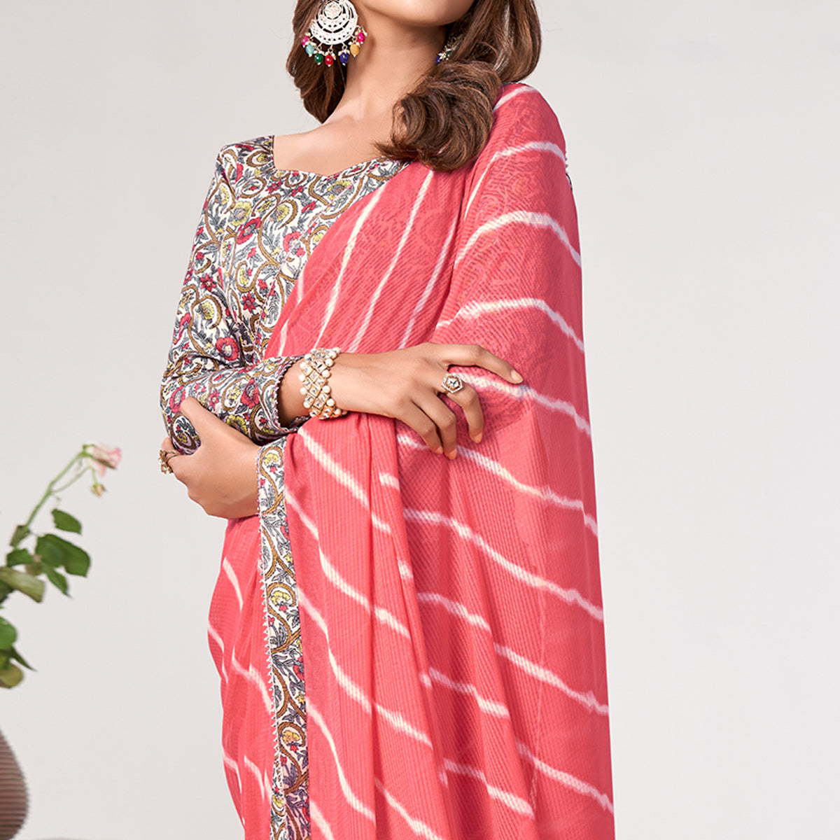 Gajri Pink Printed Georgette Saree With Lace Work