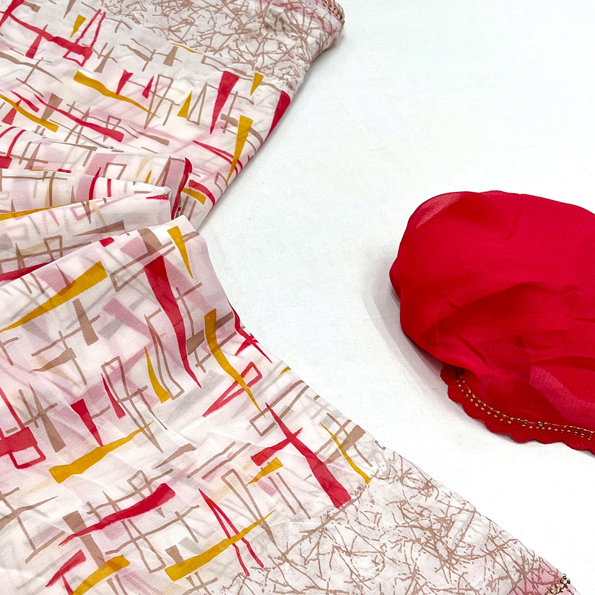 White & Red Geometric Printed Georgette Saree