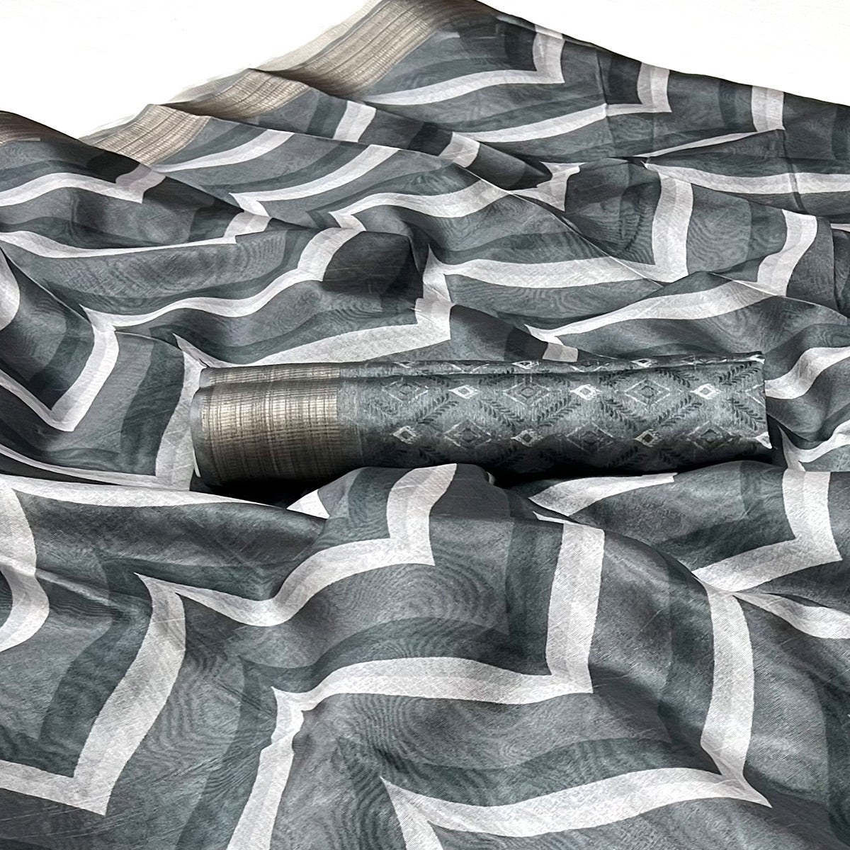 Grey Digital Printed Cotton Blend Saree With Zari Border