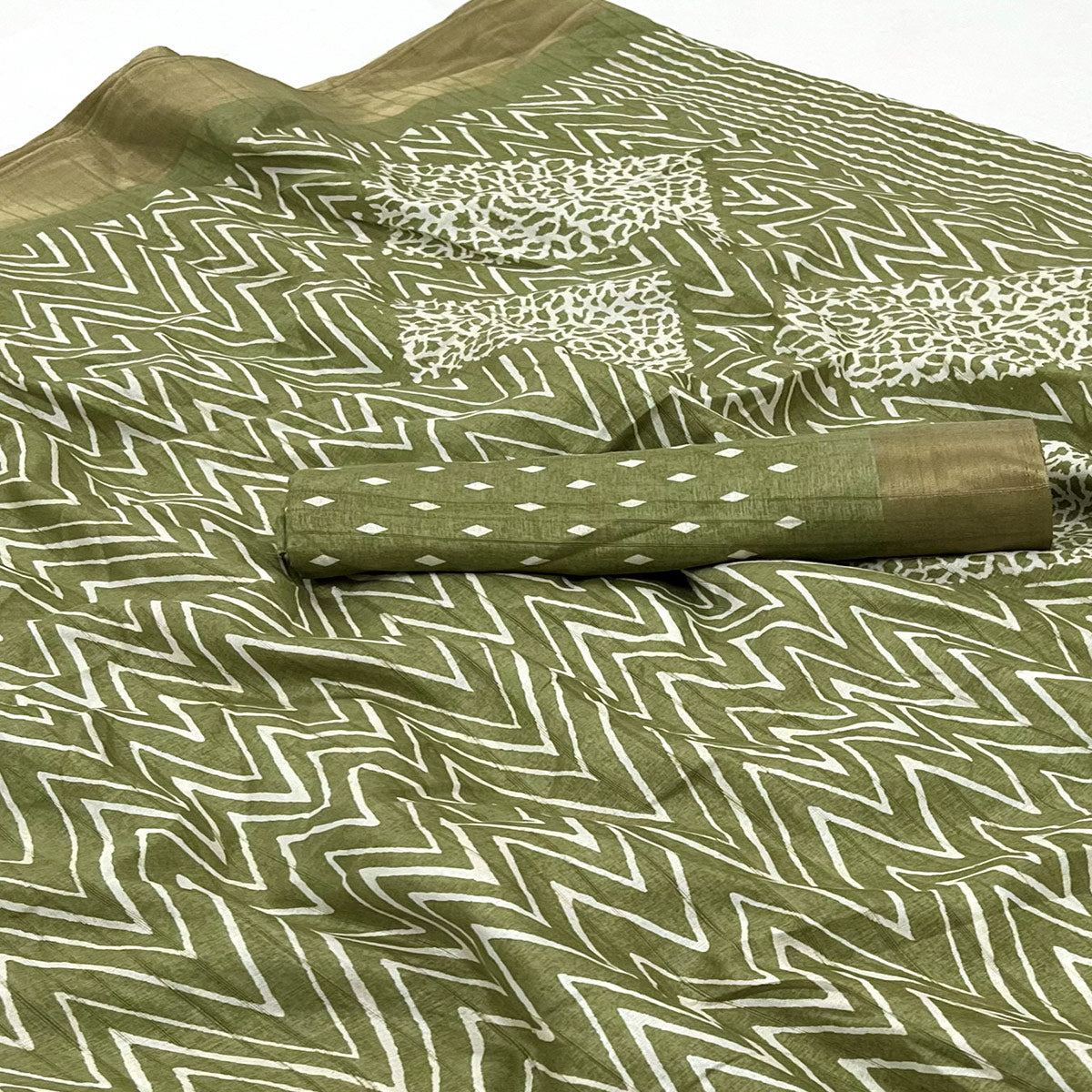 Green Printed Cotton Blend Saree With Woven Border