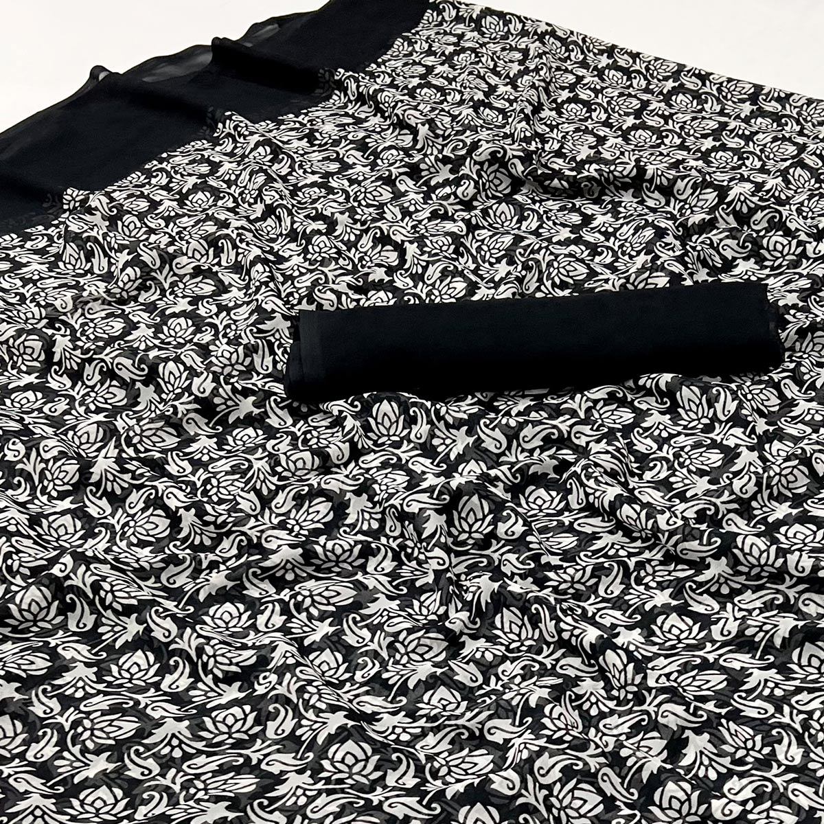 Black & White Floral Printed Georgette Saree