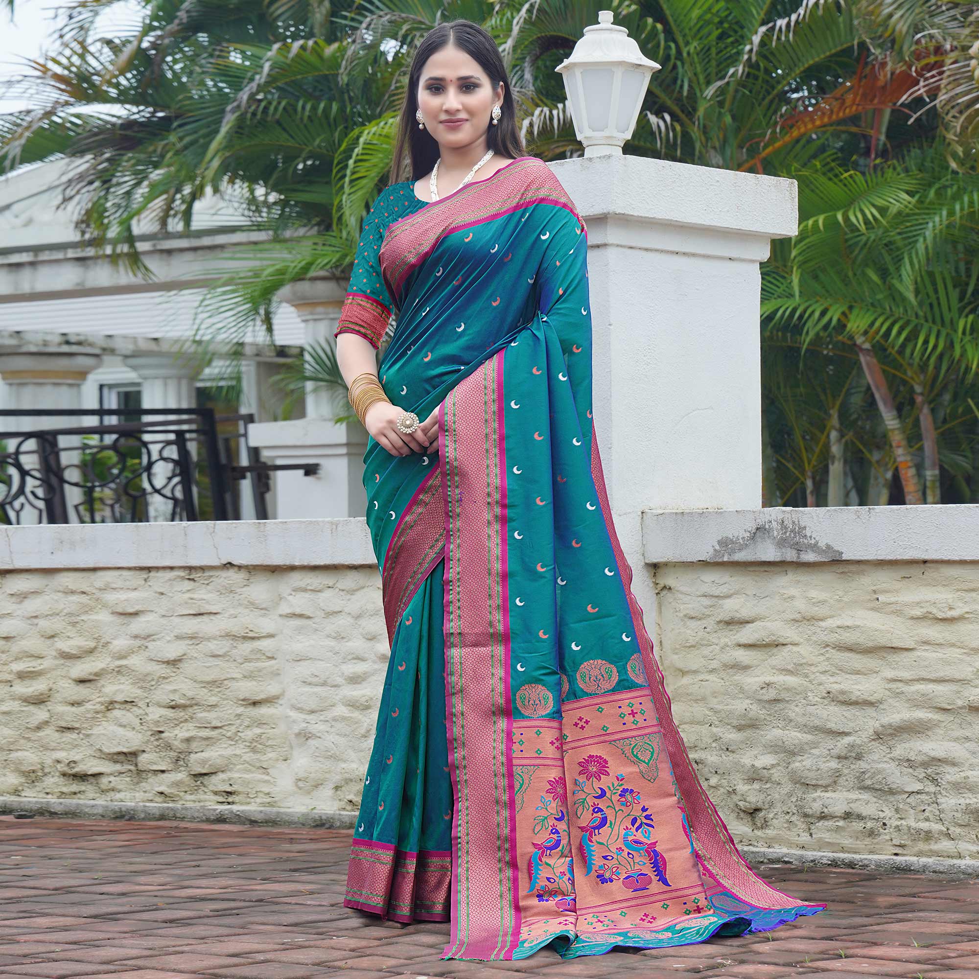 Morpich Woven Paithani Art Silk Saree