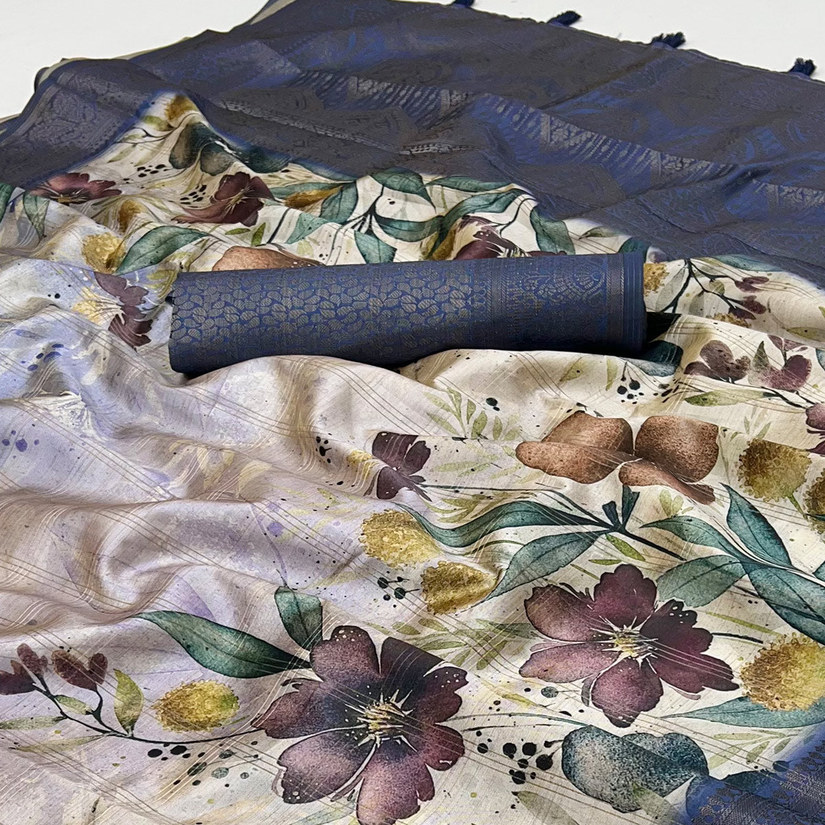 Stylish Cotton Silk Saree in Lavender with Digital Printed and Weaving Border