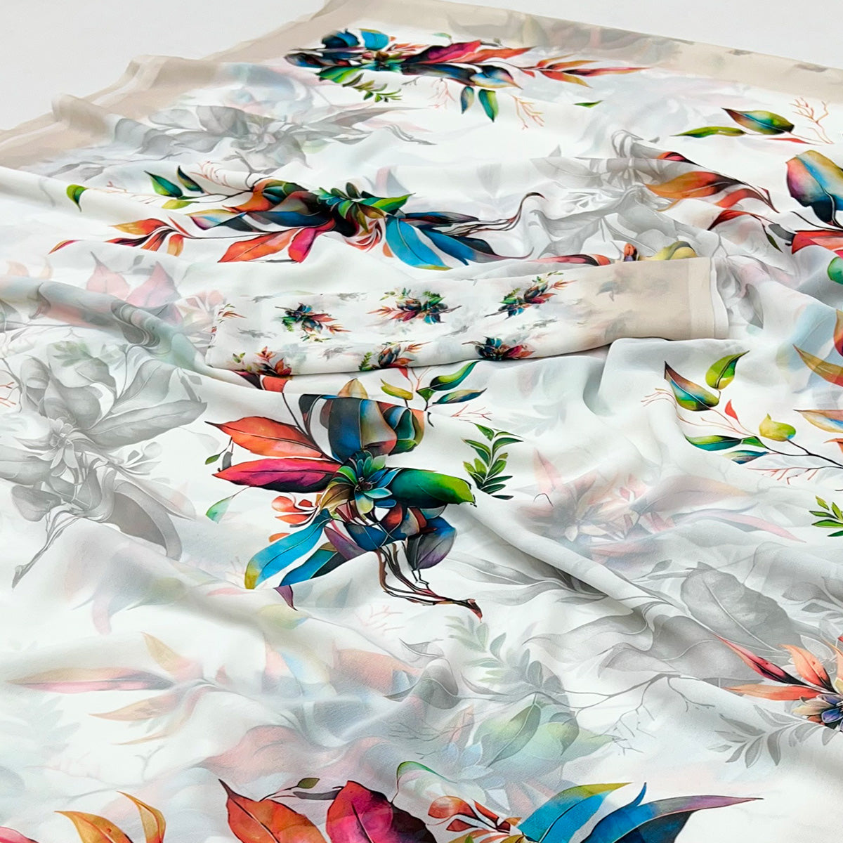 White Floral Printed Saree in Flowing Georgette Fabric