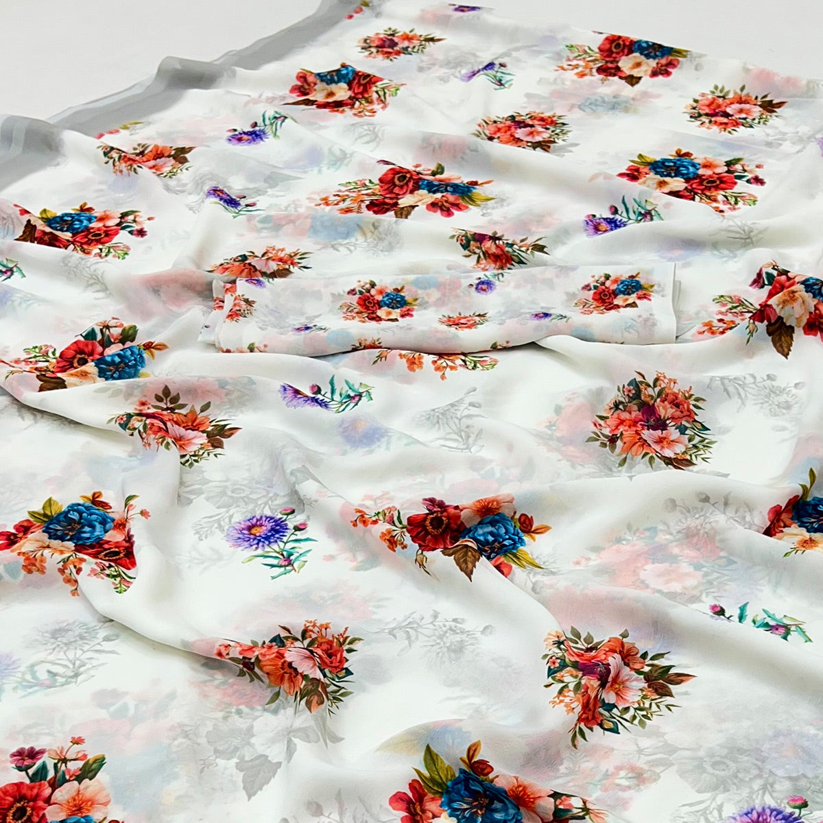 White Floral Printed Saree in Flowing Georgette Fabric