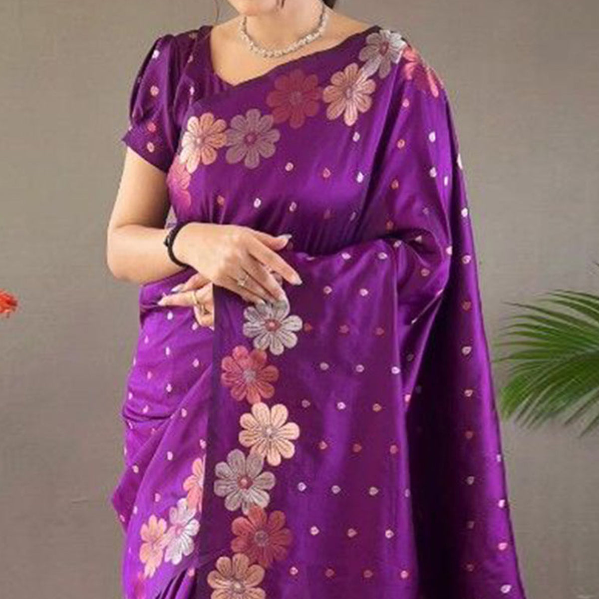 Purple Women Floral Woven Kanjivaram Silk Saree