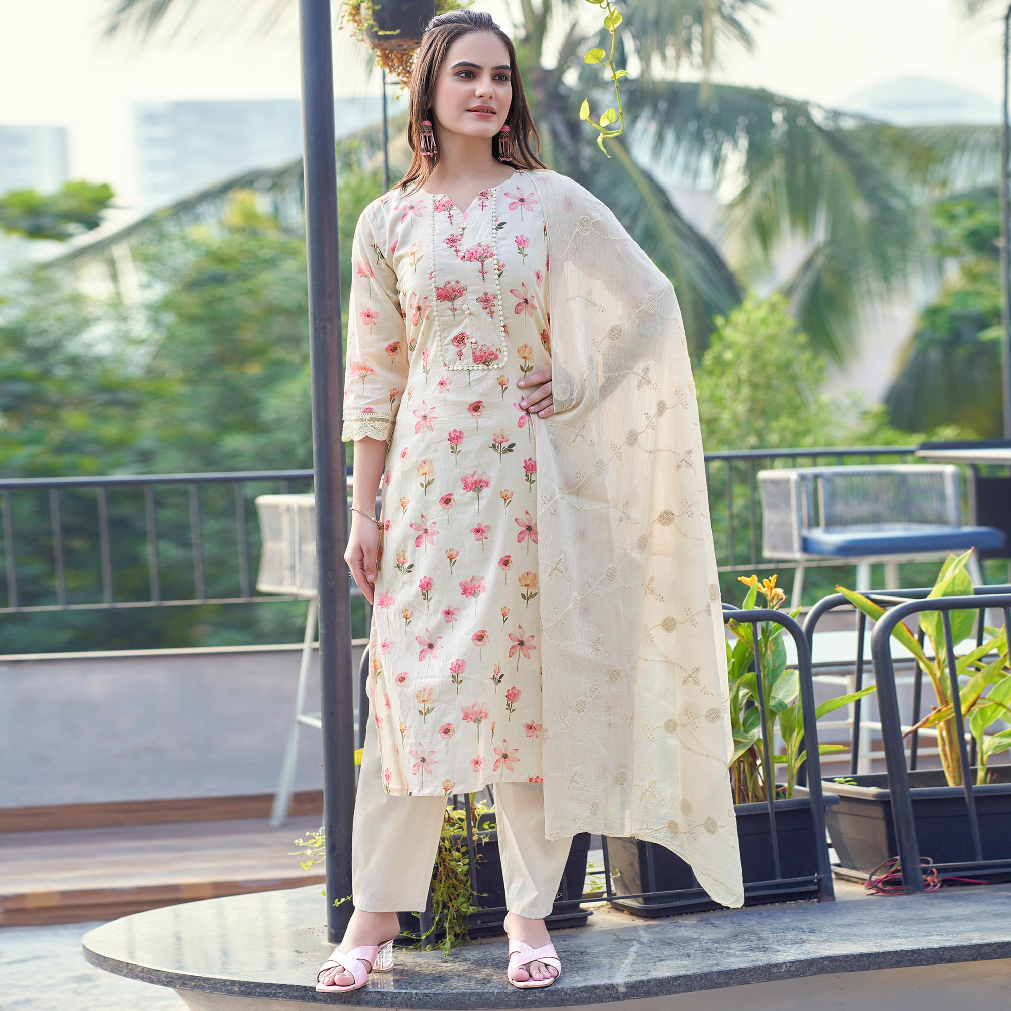 Off White & Pink Floral Printed Pure Cotton Salwar Suit