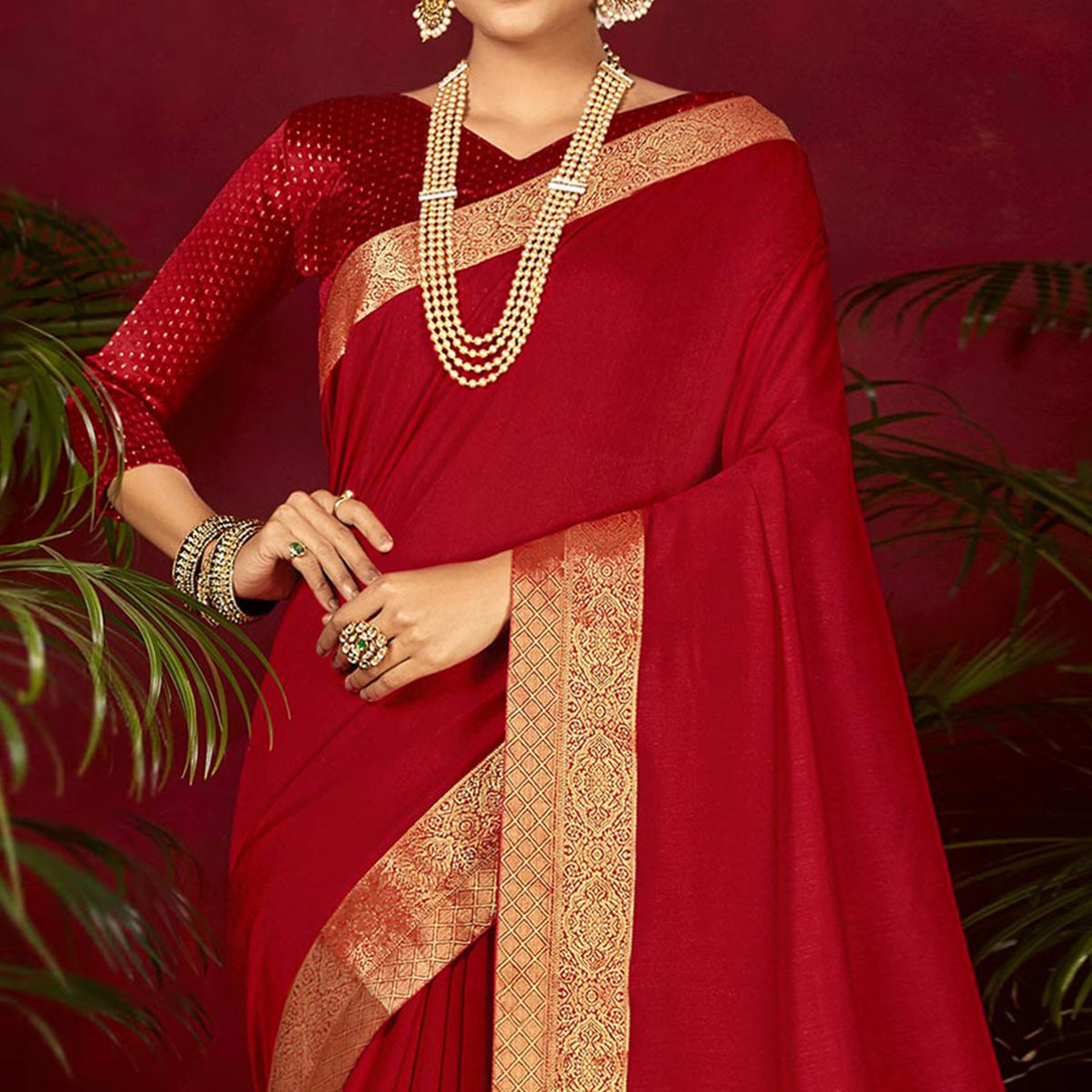 Red Solid Vichitra Silk Saree With Woven Border