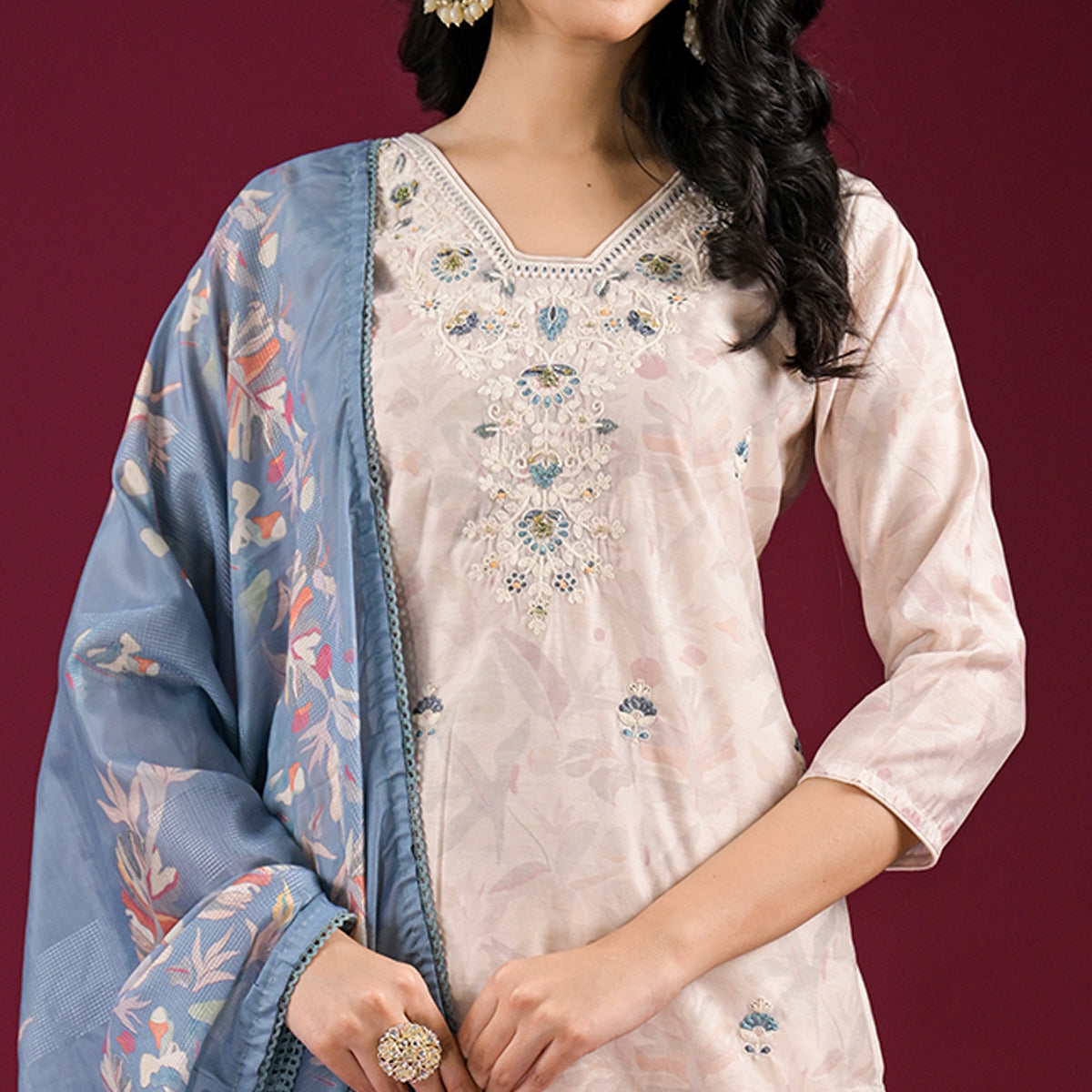 Linen White Floral Embroidered Chanderi Silk Salwar Suit