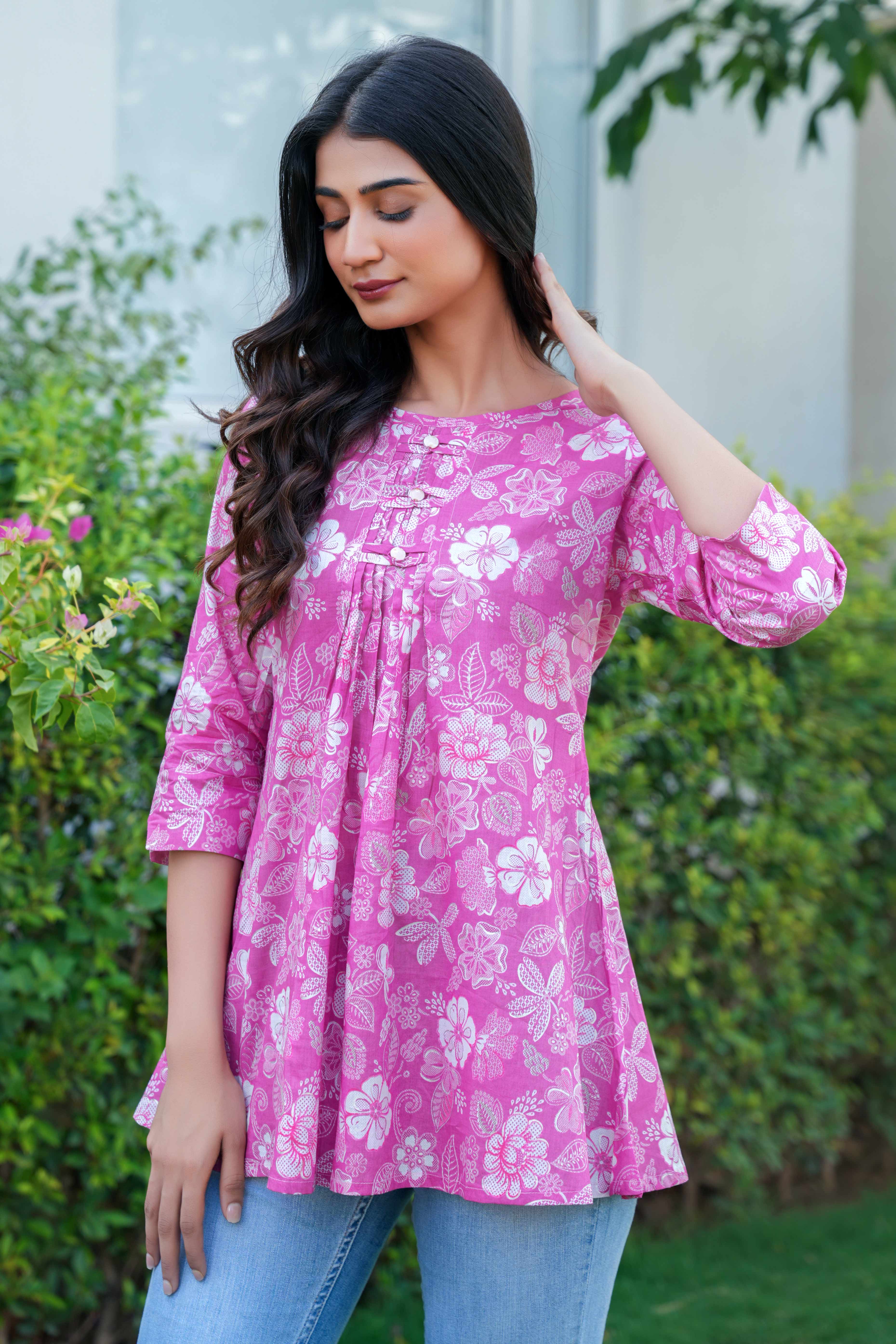 Pink Short Cotton Top with Structured Floral Weaves