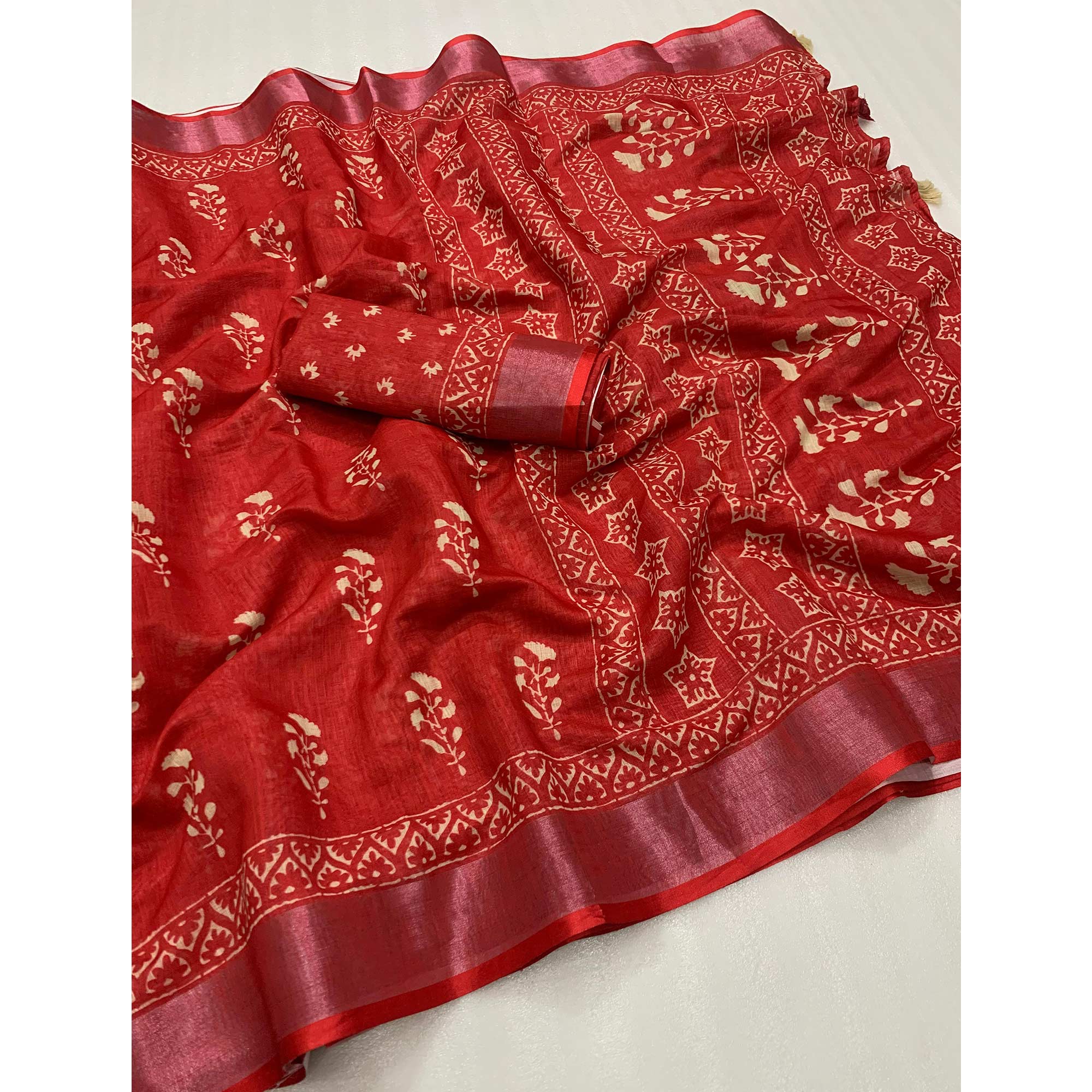 Red Floral Digital Printed Linen Saree