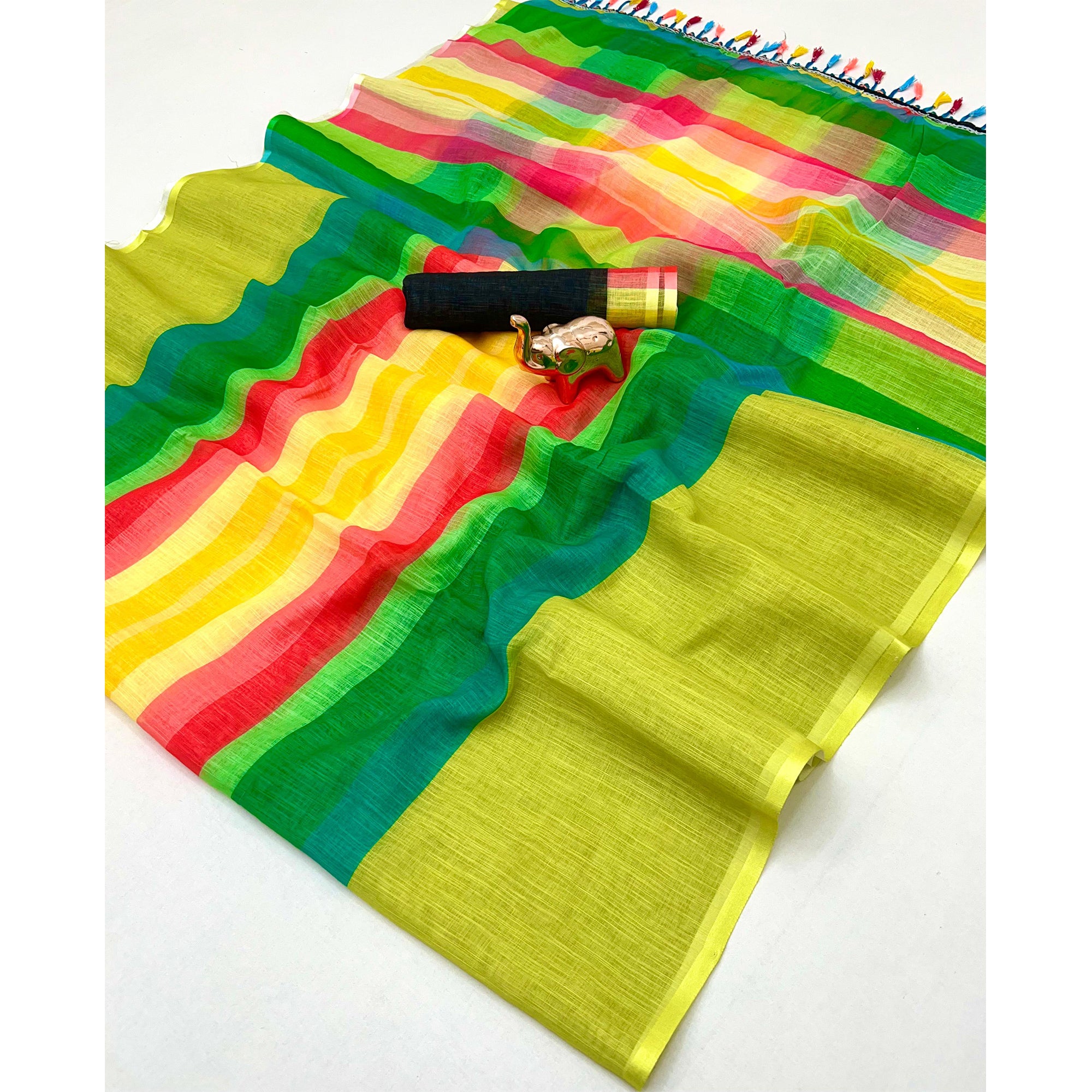 Soft & Comfortable Green Linen Saree with Modern Printed Styling