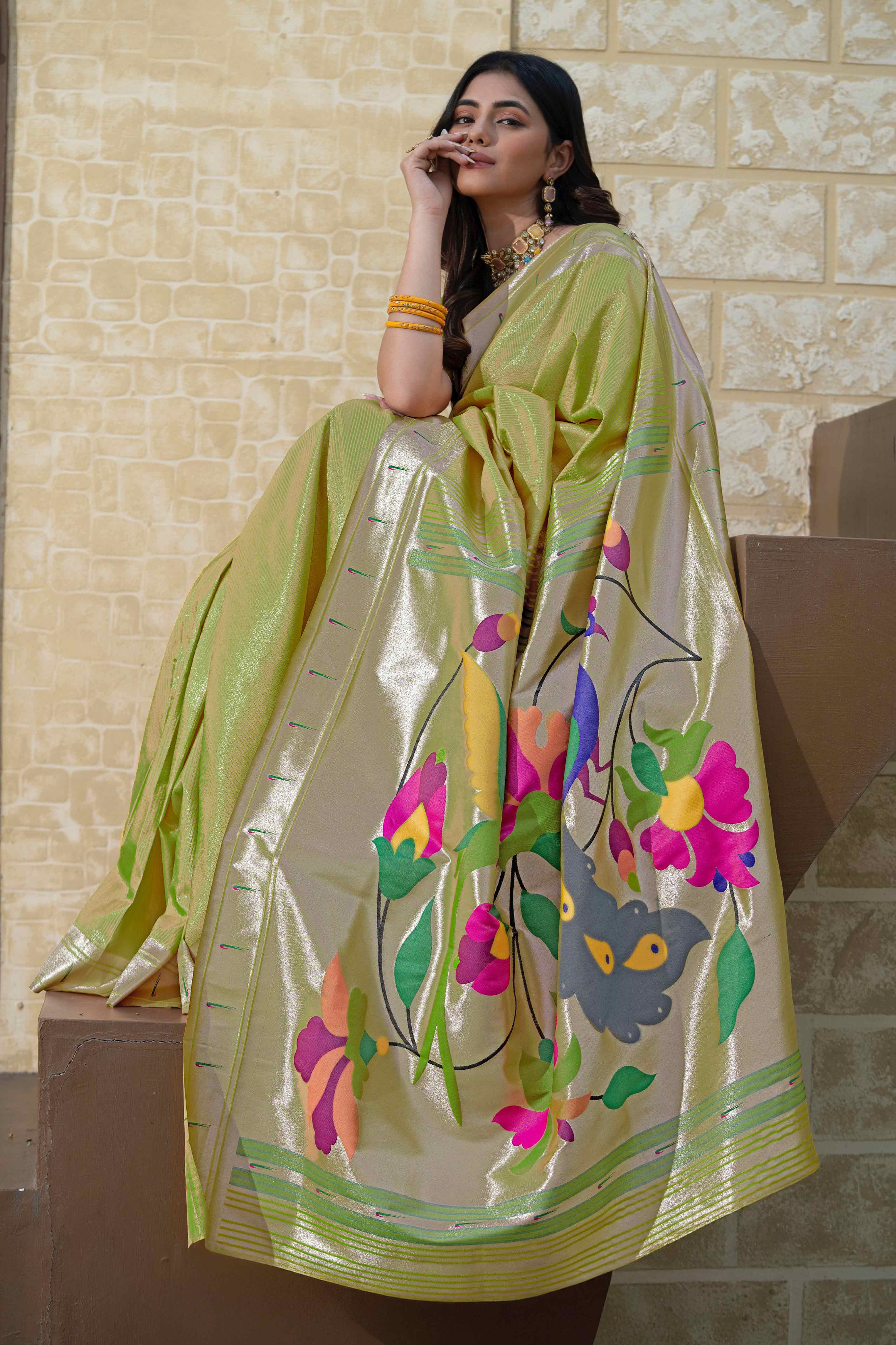 Green Floral Zari Woven Silk Blend Paithani Saree With Intricate Weaving
