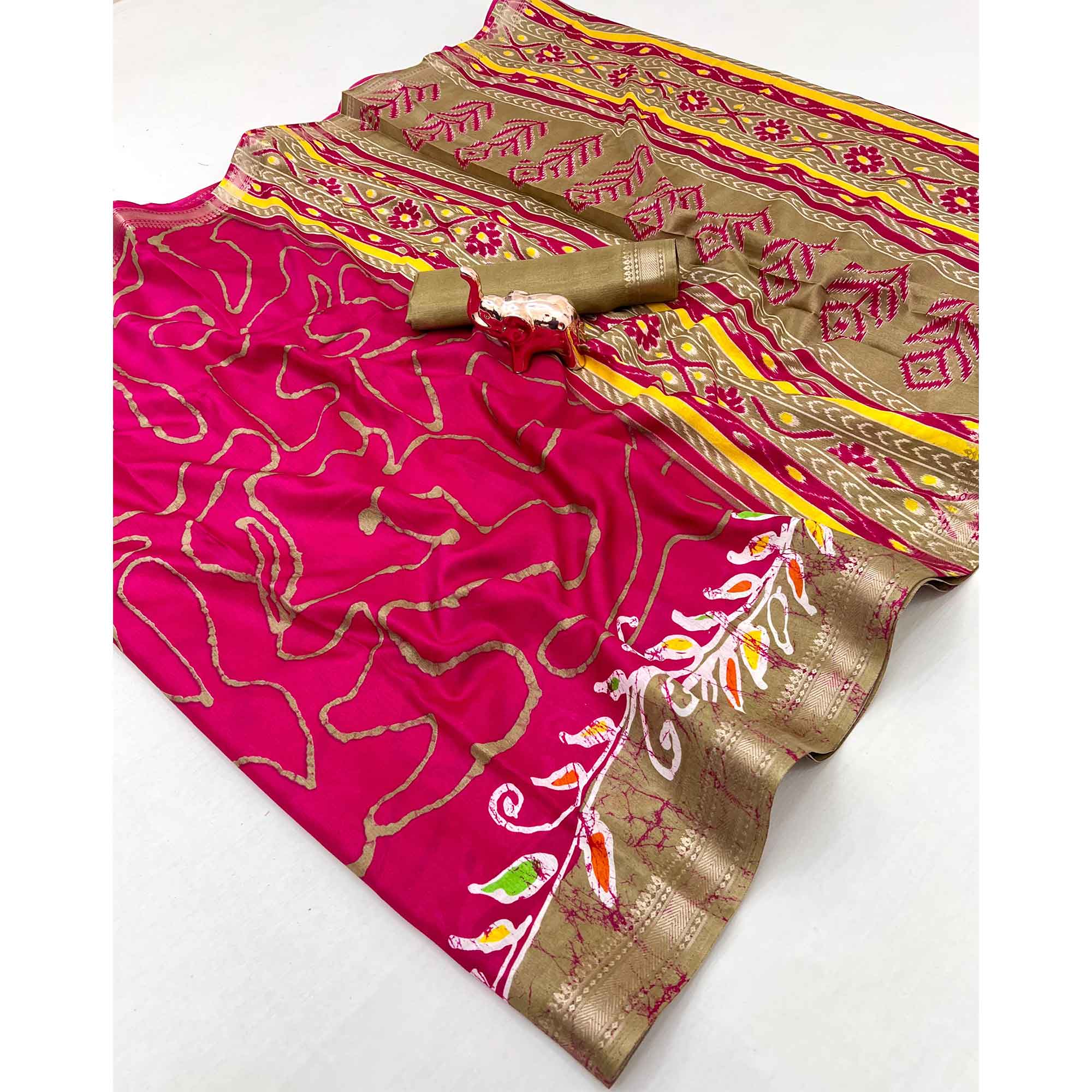 Majestic Pink Batik Abstract Printed Cotton Blend Saree With Elegant Zari Weaving Border