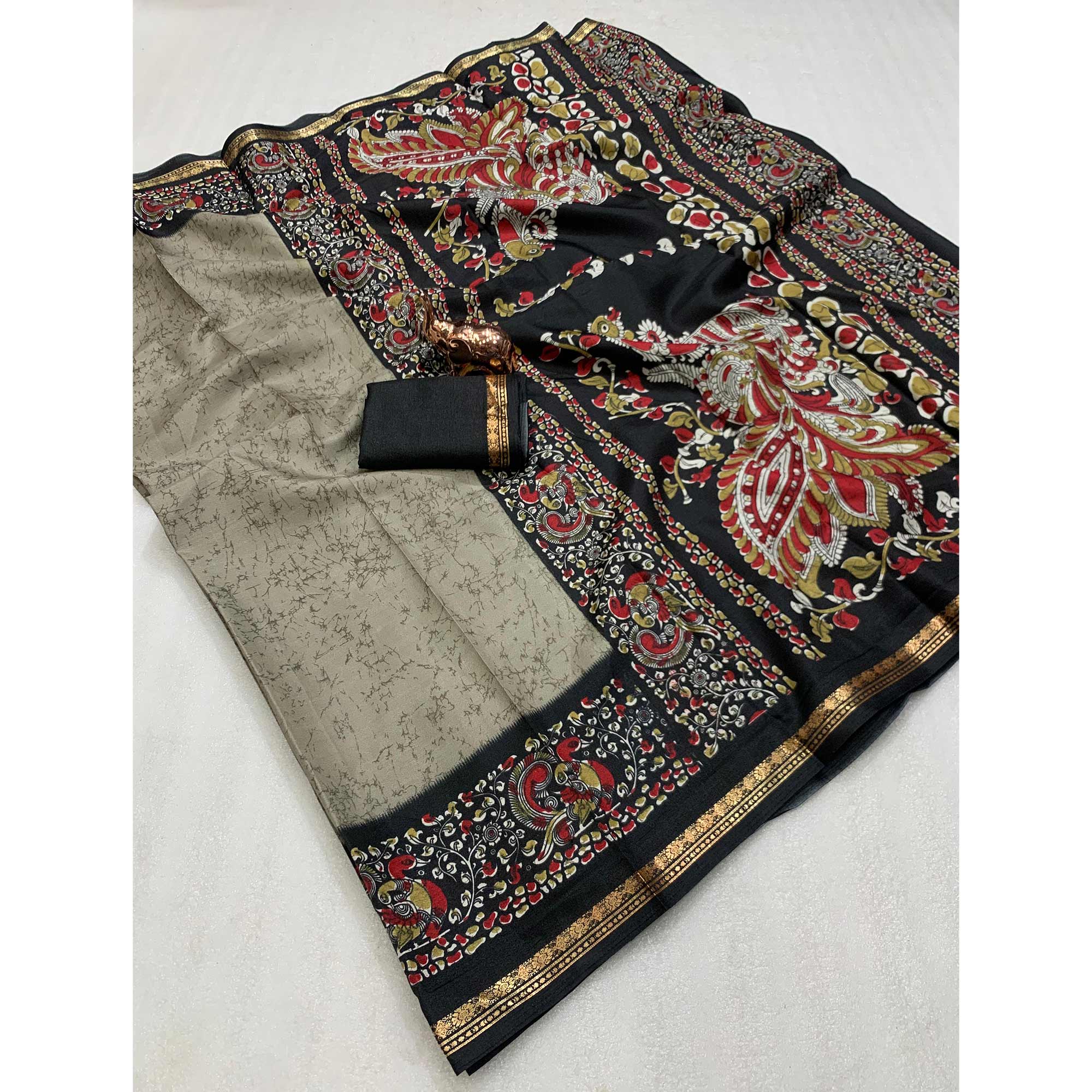 Grey Dola Silk Saree with Contemporary Abstract Motifs and Kalamkari Pallu