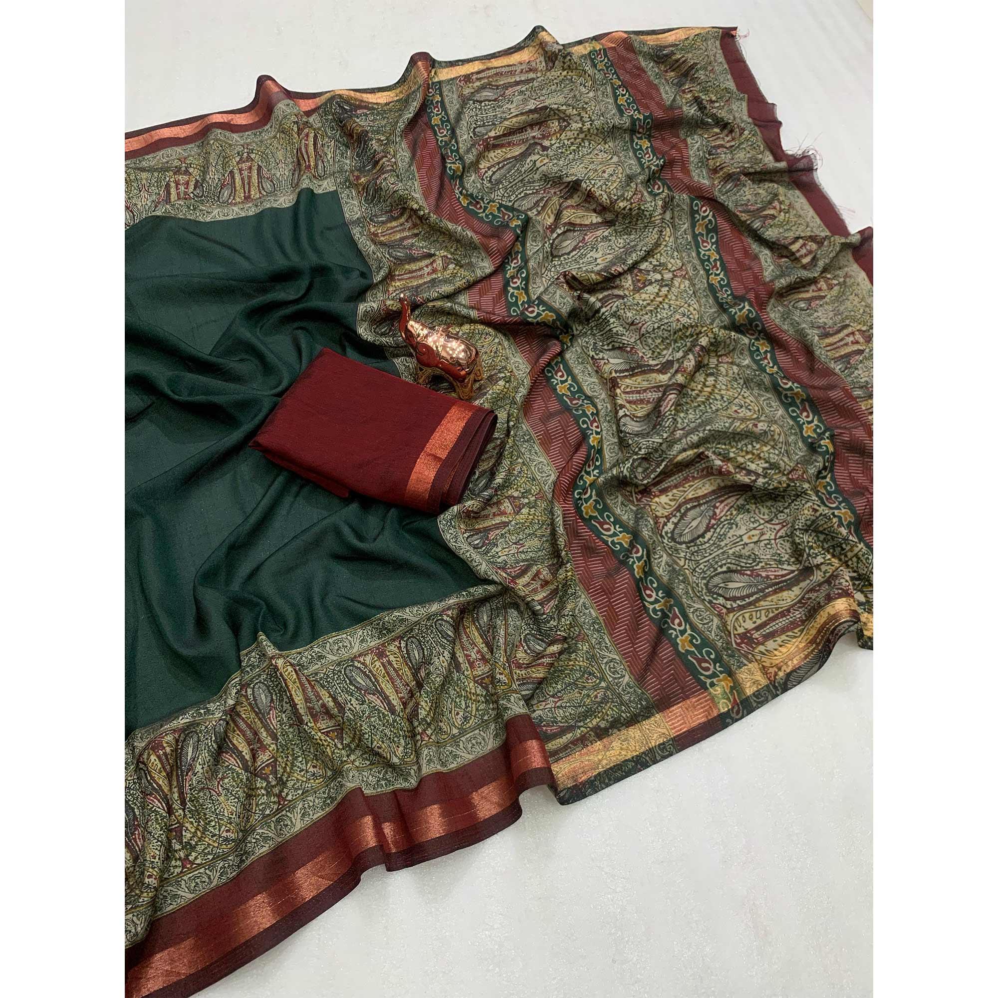 Green Solid Maheshwari Silk Blend Saree Adorned With Ajrakh Print & Two Tone Finish