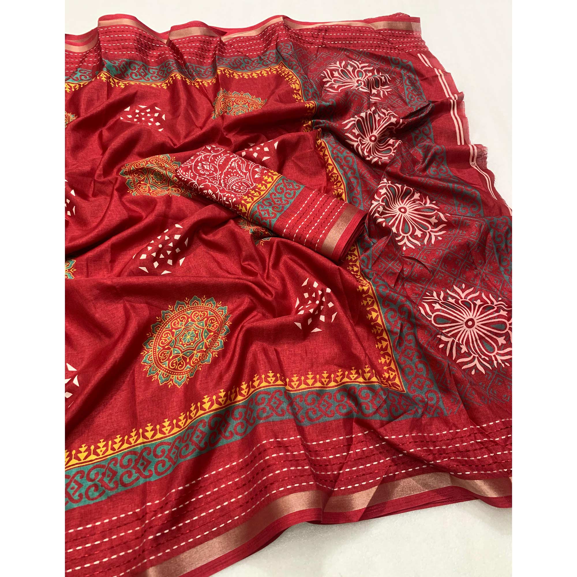 Red Floral Printed Crepe Cotton Saree With Thread Border