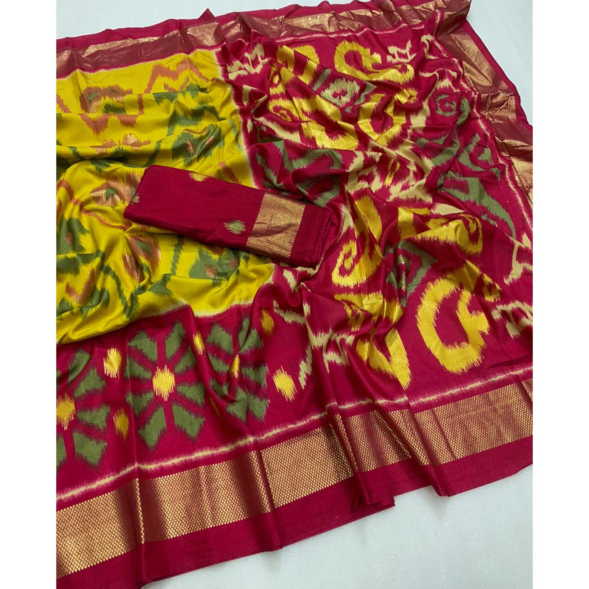 Green & Rani Pink Ikkat Foil Printed Dola Silk Saree