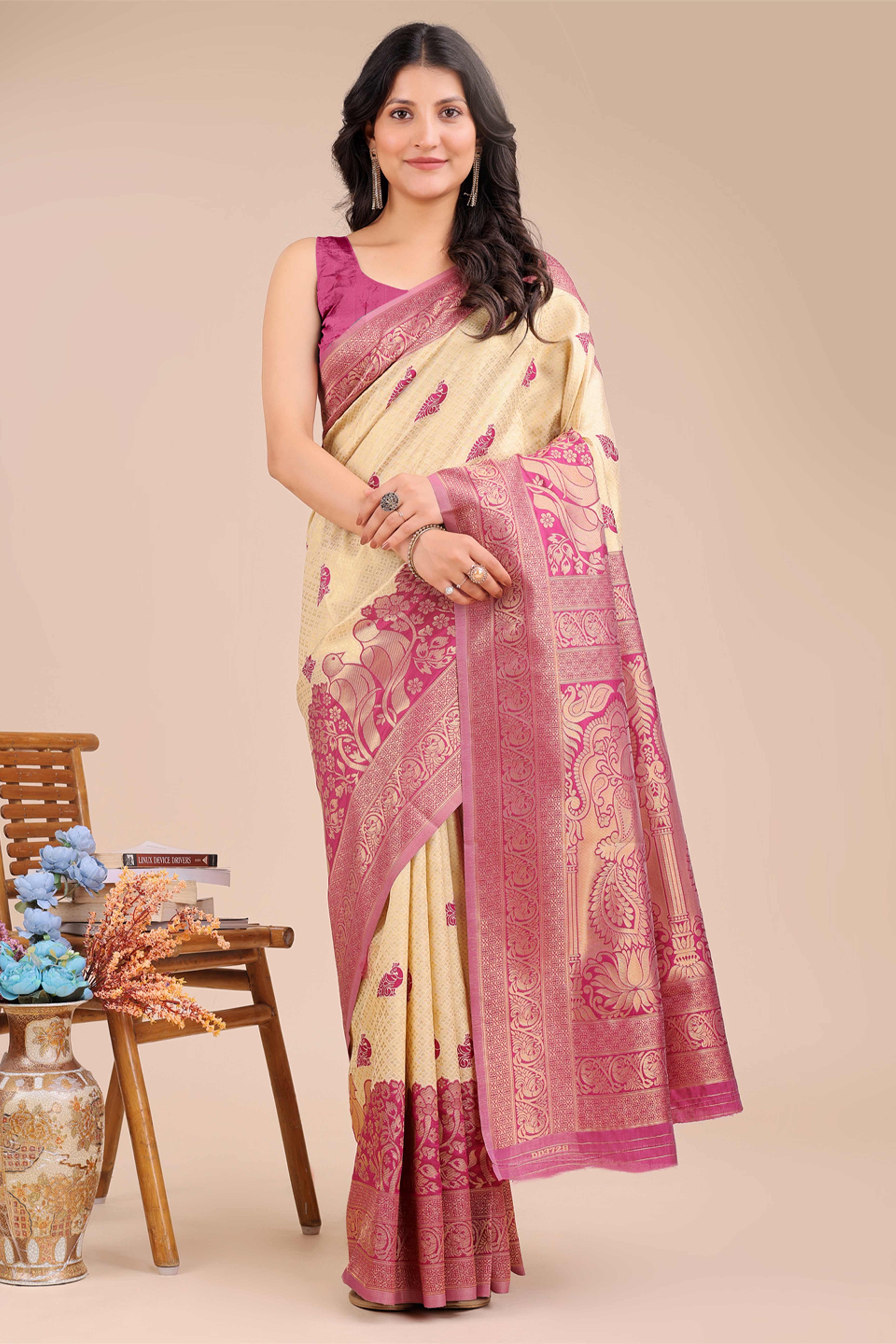 Cream & Magenta Floral Zari Weaving Banarasi Silk Saree With Intricate Peacock Pallu