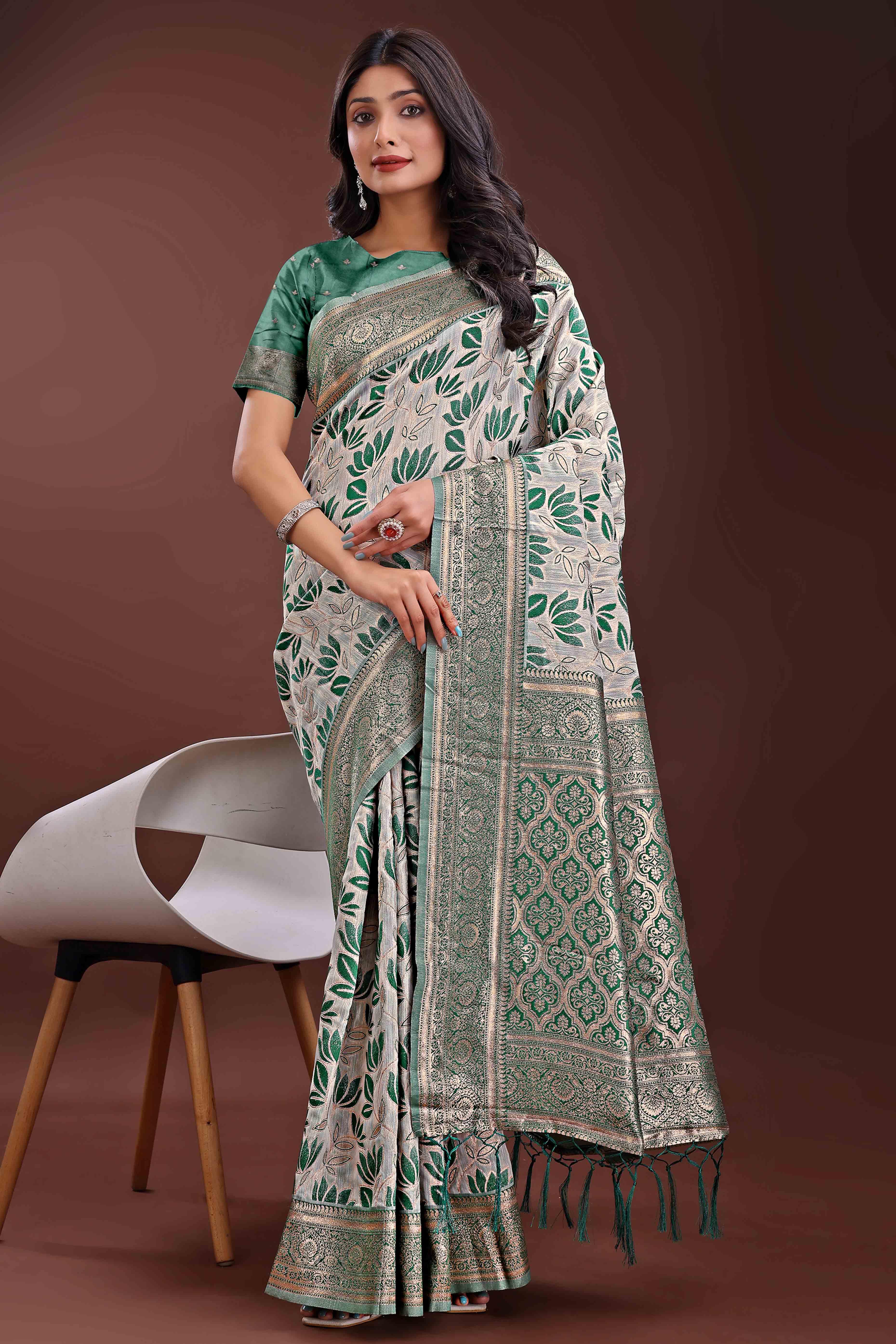 Green Linen Cotton Saree Featuring Graceful Floral Patterns in Zari Weave