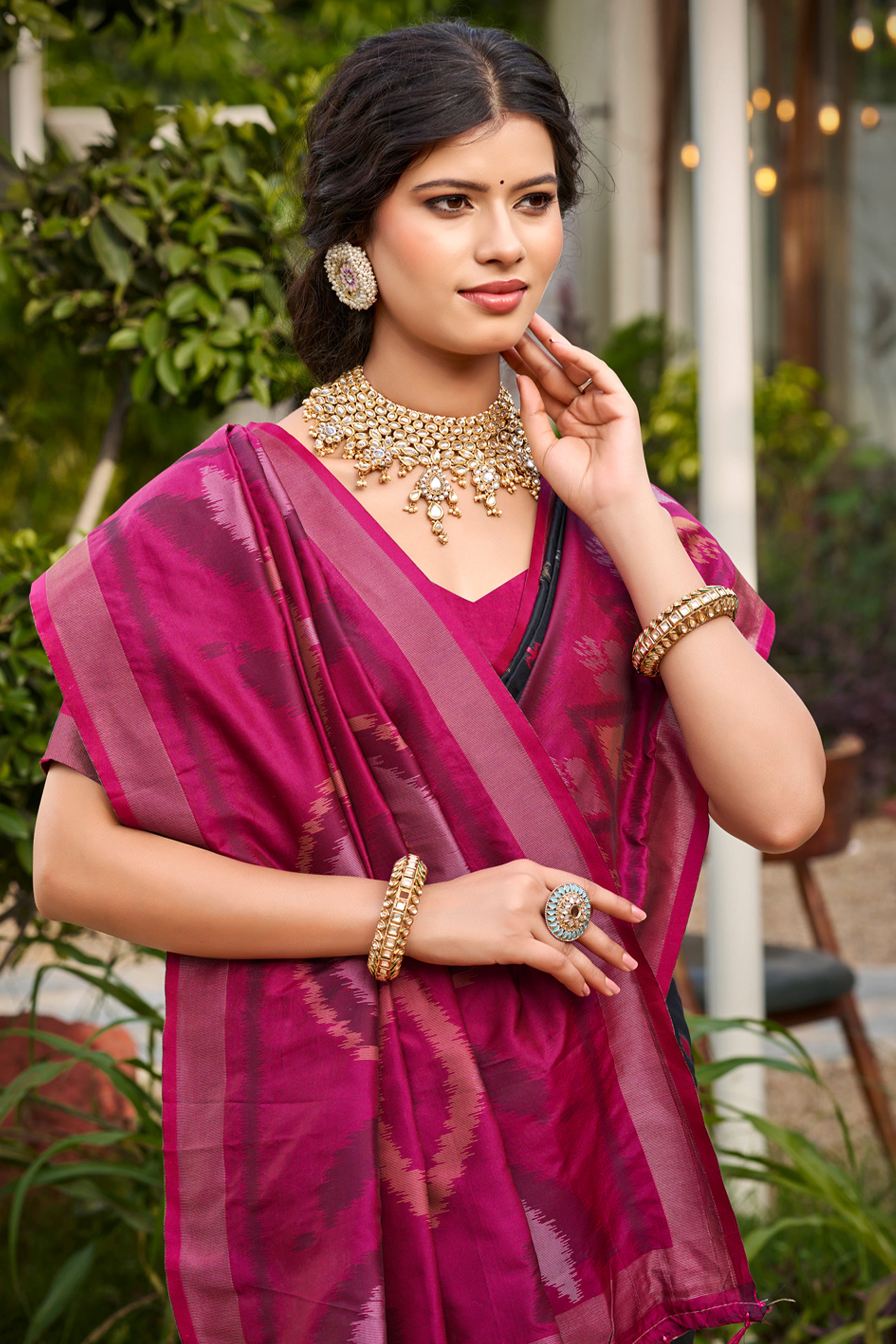 Elegant Black Pochampally Ikkat Silk Blend Saree Featuring Intricate Weaving & Tassel Pallu