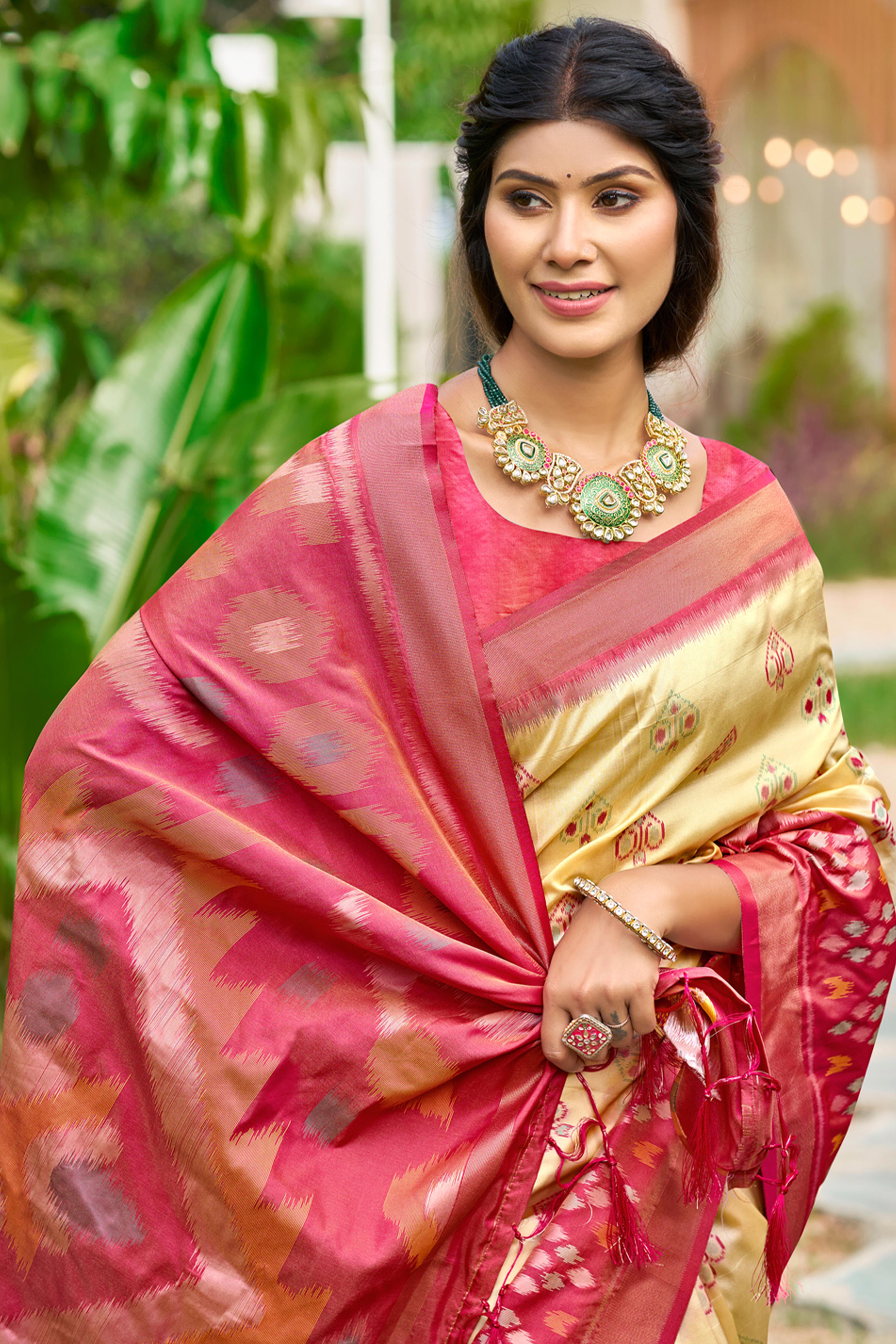 Classic Cream Pochampally Ikkat Silk Blend Saree Completed With Refined Weaving & Tassel Pallu