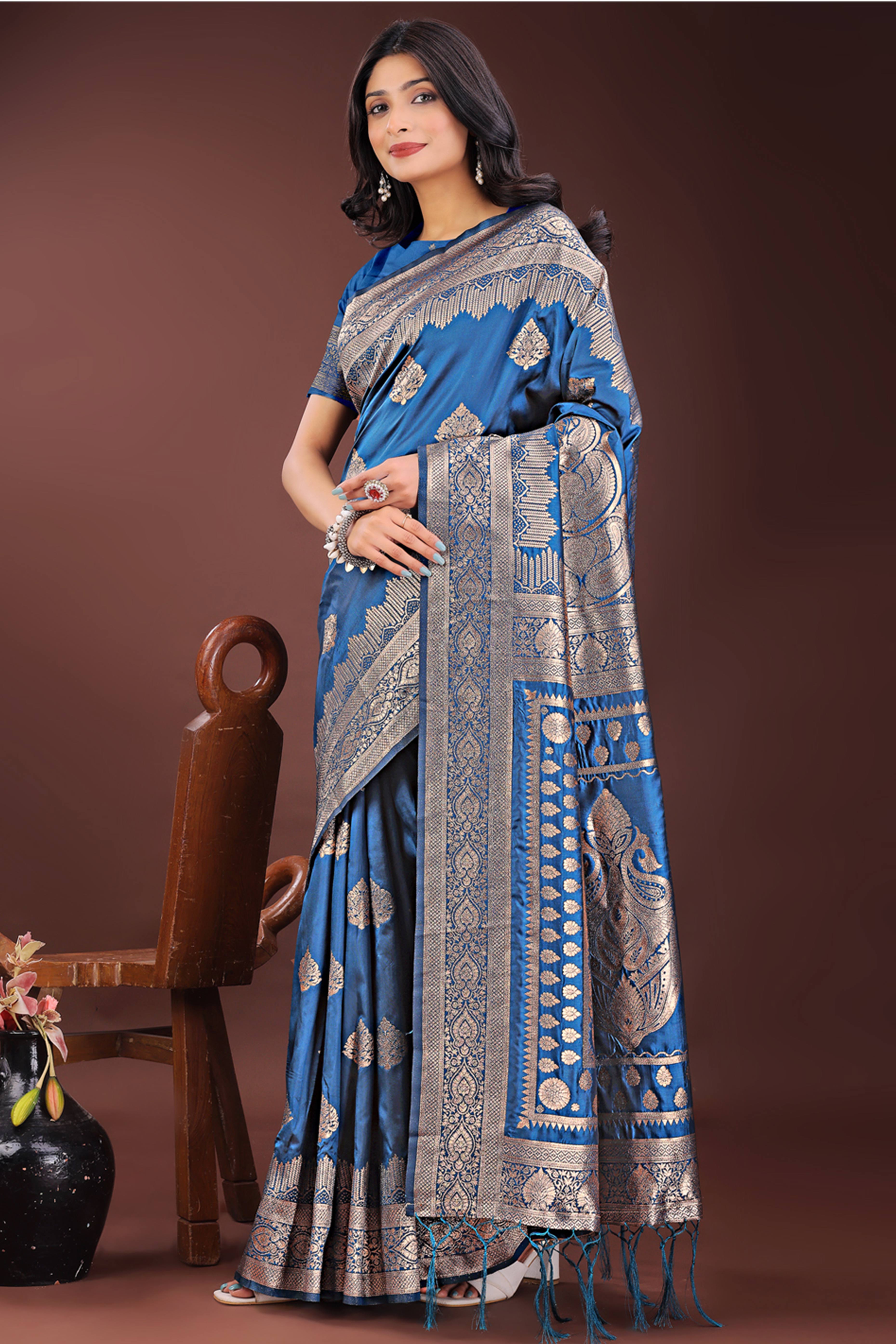 Elegant Blue Floral Zari Woven Kanjivaram Silk Saree Crafted for Timeless Festive Glamour