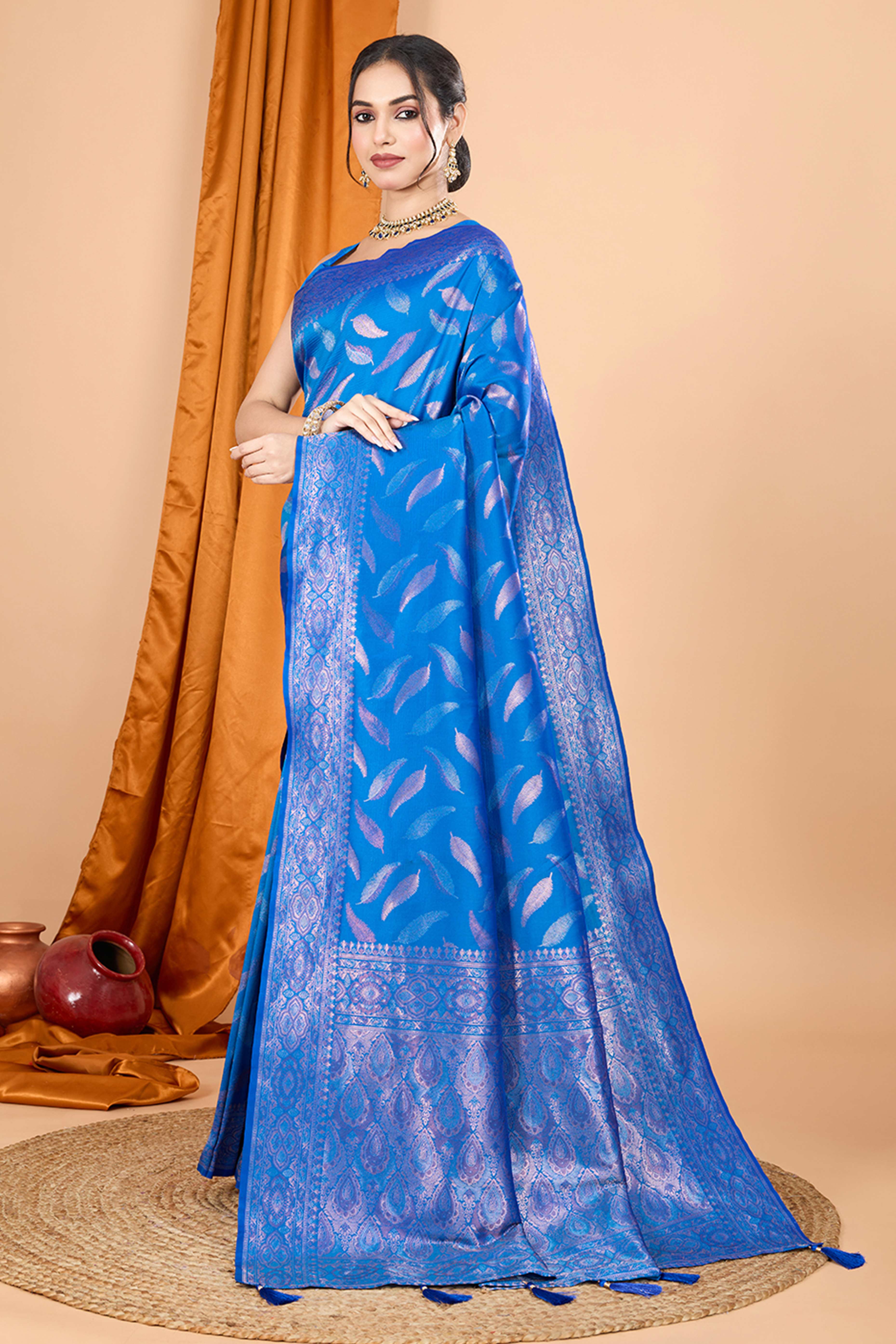 Blue Pure Silk Saree With Intricate Leaf Pattern Zari Weaving & Graceful Tassels