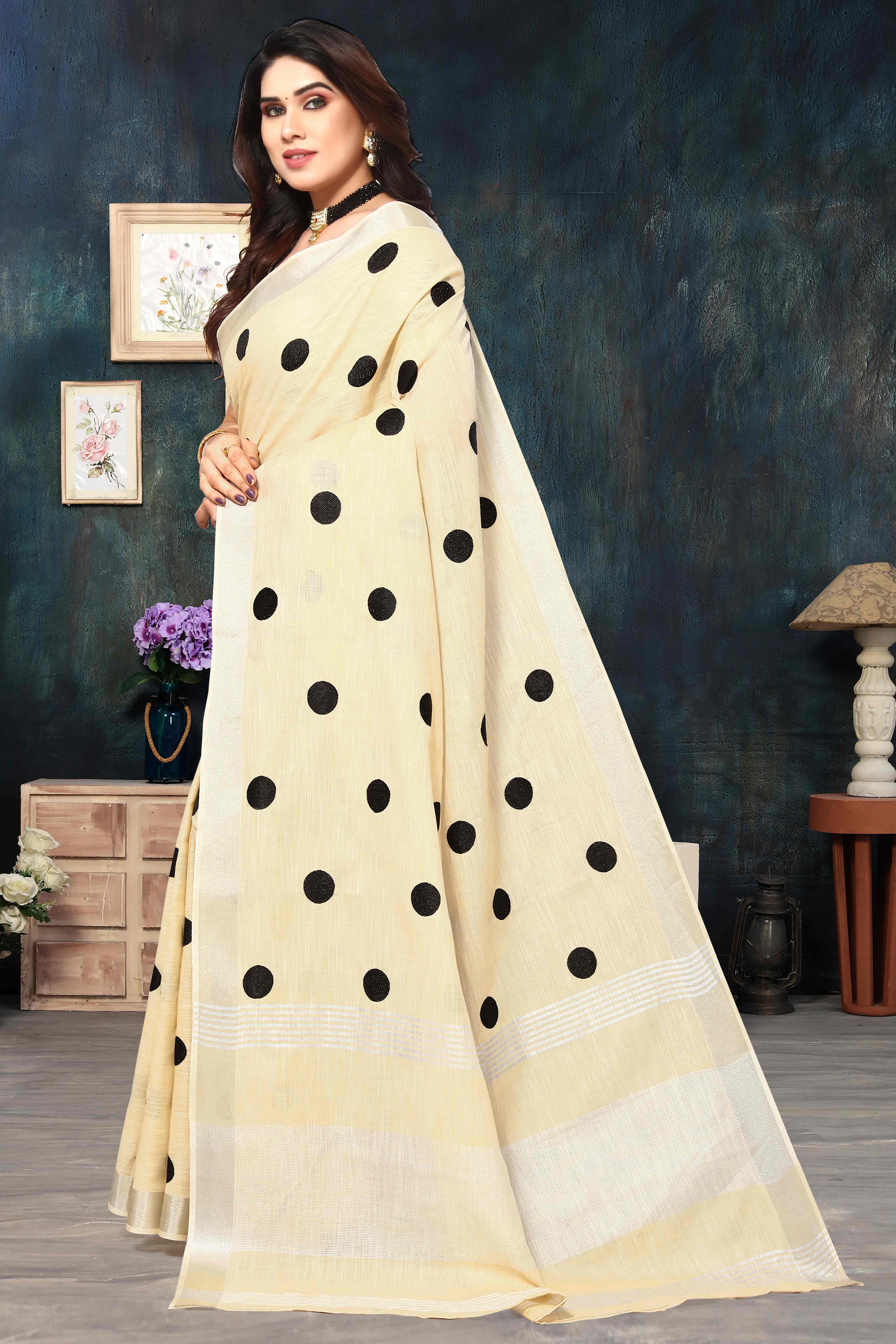 Cream Embroidered Linen Cotton Saree With Zari Border