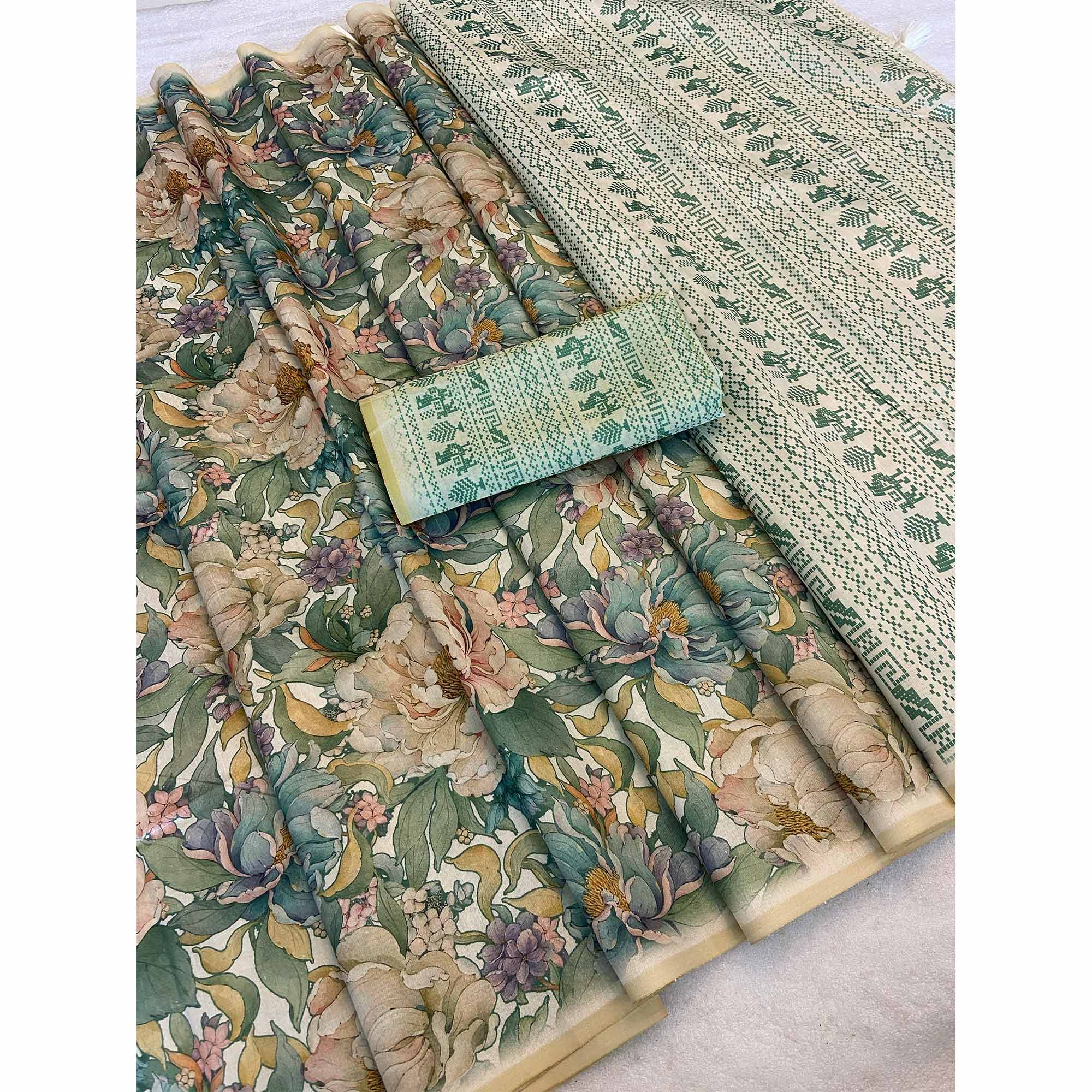Cream Floral Digital Printed Cotton Handloom Silk Saree