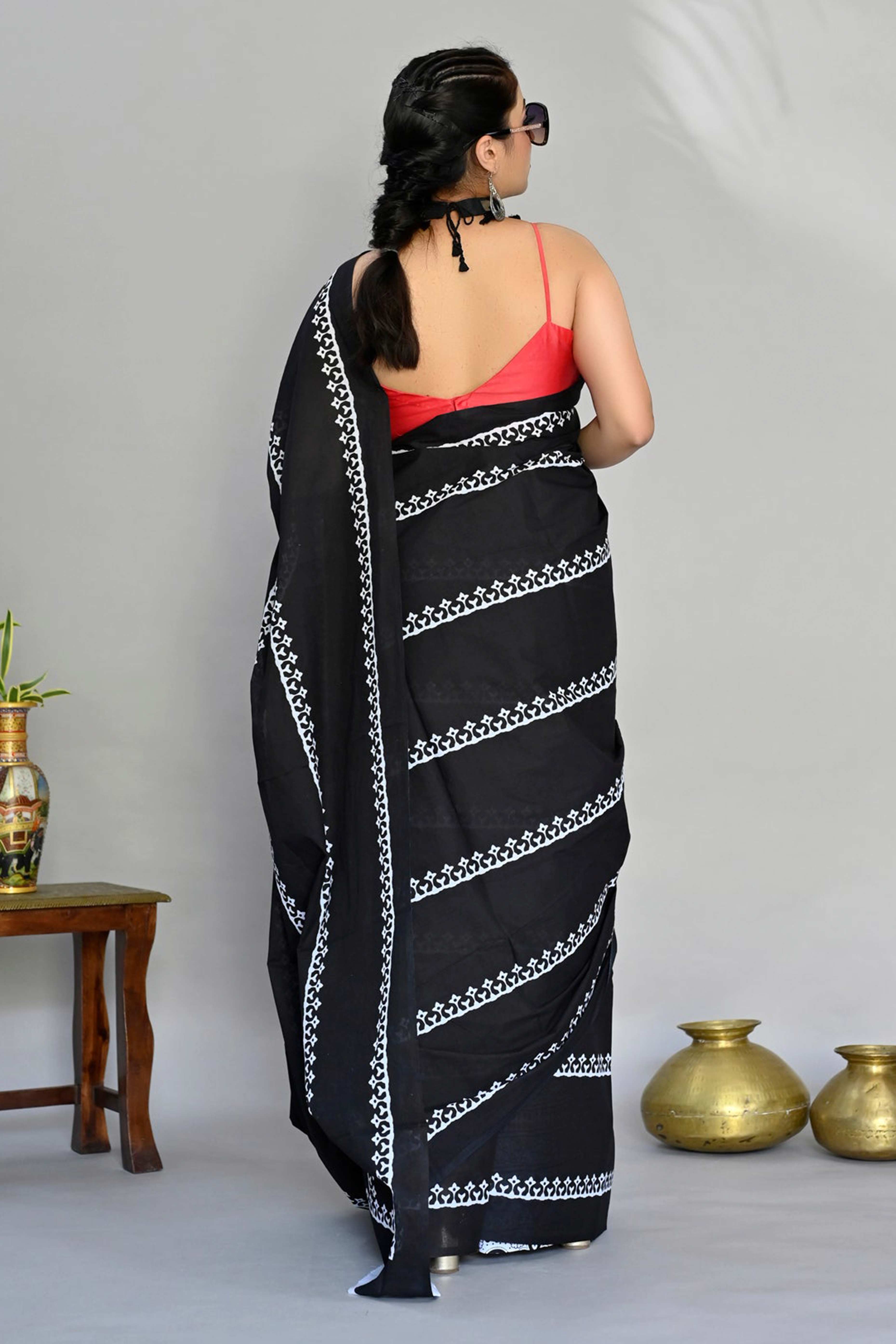 Black Striped Printed Linen Saree