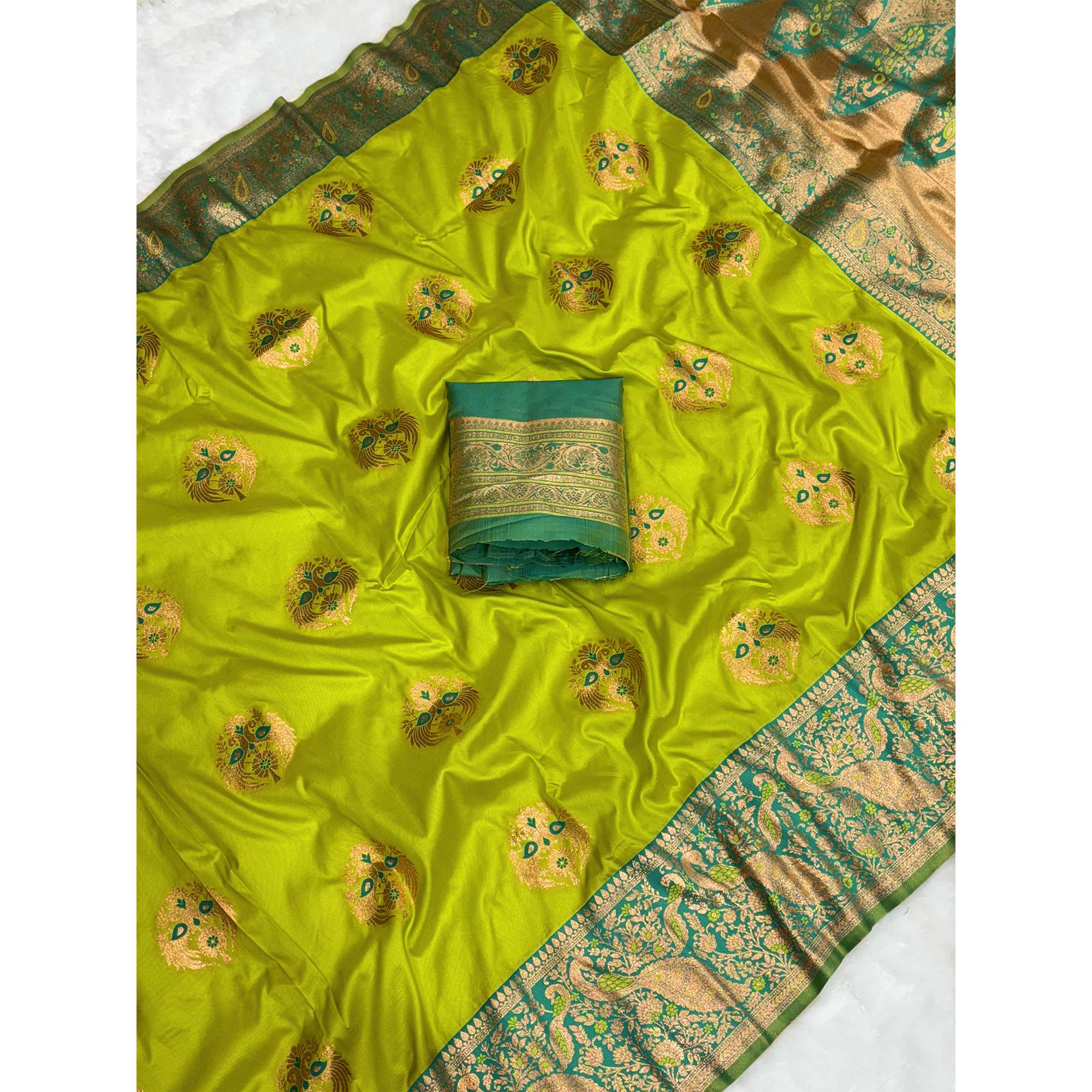 Green Banarasi Paithani Silk Saree With Floral Zari Weaving & Tassel Pallu